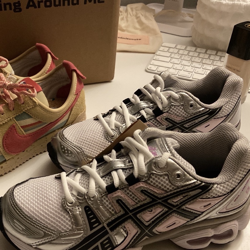 (W) Asics Gel-Nimbus 9 White Black 착용 스타일
