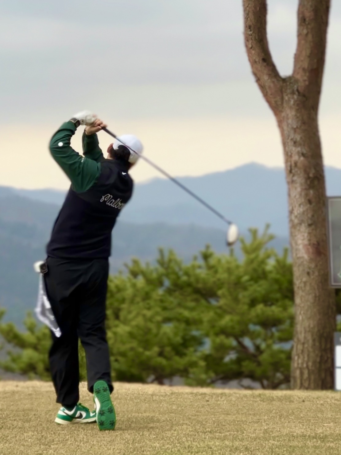 Nike x Drake Nocta Golf Crewneck Top Green - US/EU, Nike x Drake Nocta Golf Crewneck Top Green - Asia 착용 스타일 - 2