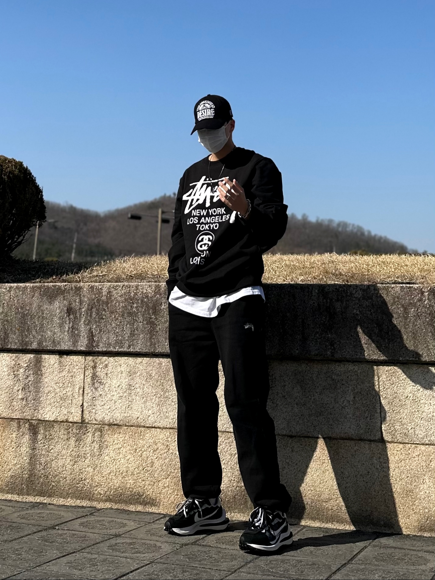 Nike x Sacai VaporWaffle Black White 착용 스타일 - 2