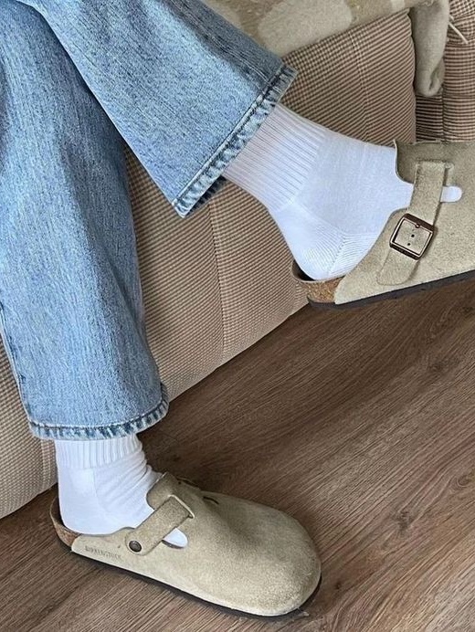 Birkenstock Boston Soft Footbed Taupe - Narrow, Birkenstock Boston Soft Footbed Taupe - Regular 착용 스타일 - 1