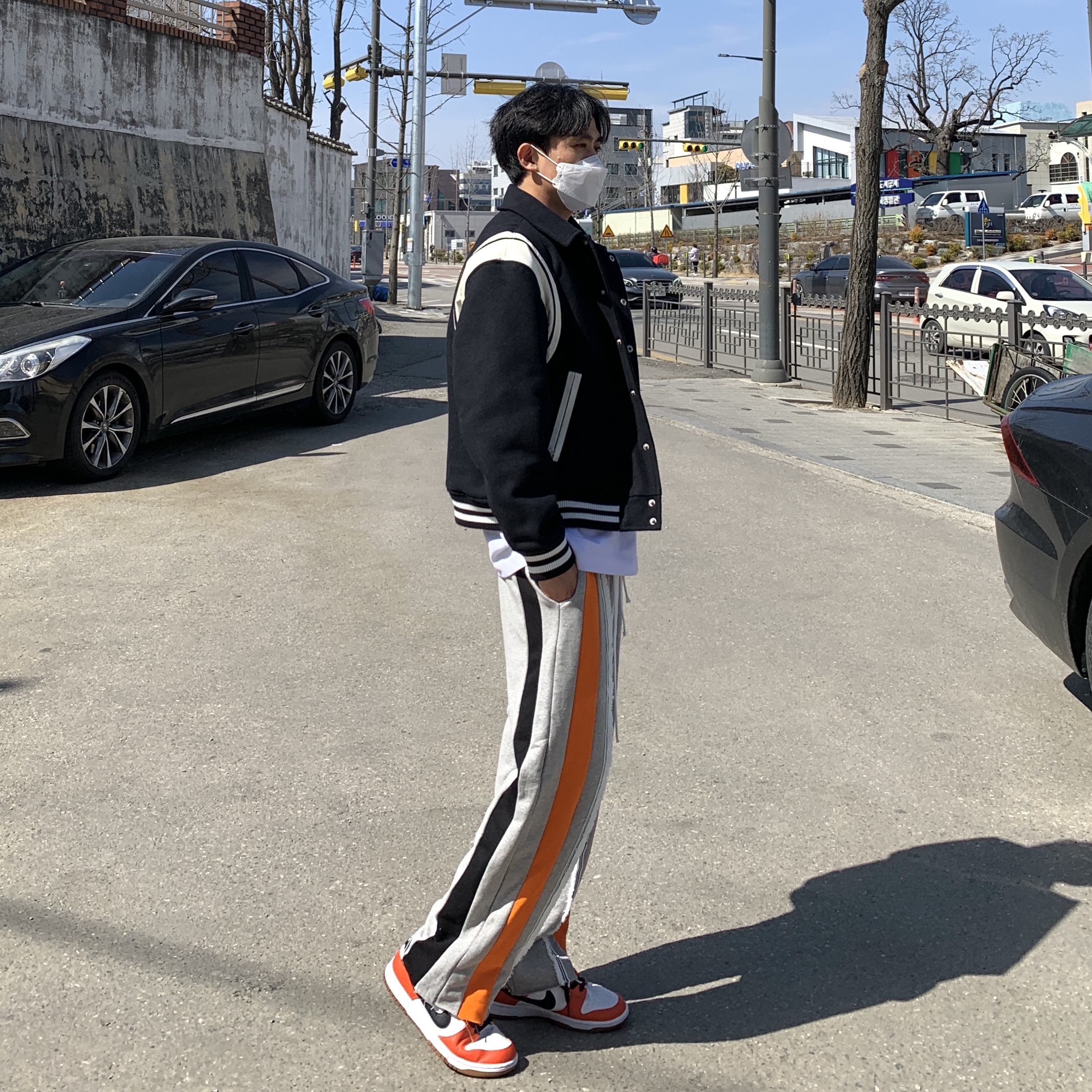 (W) Nike Dunk Low Essential Brilliant Orange, Jordan 1 Low OG Starfish 착용 스타일 - 3