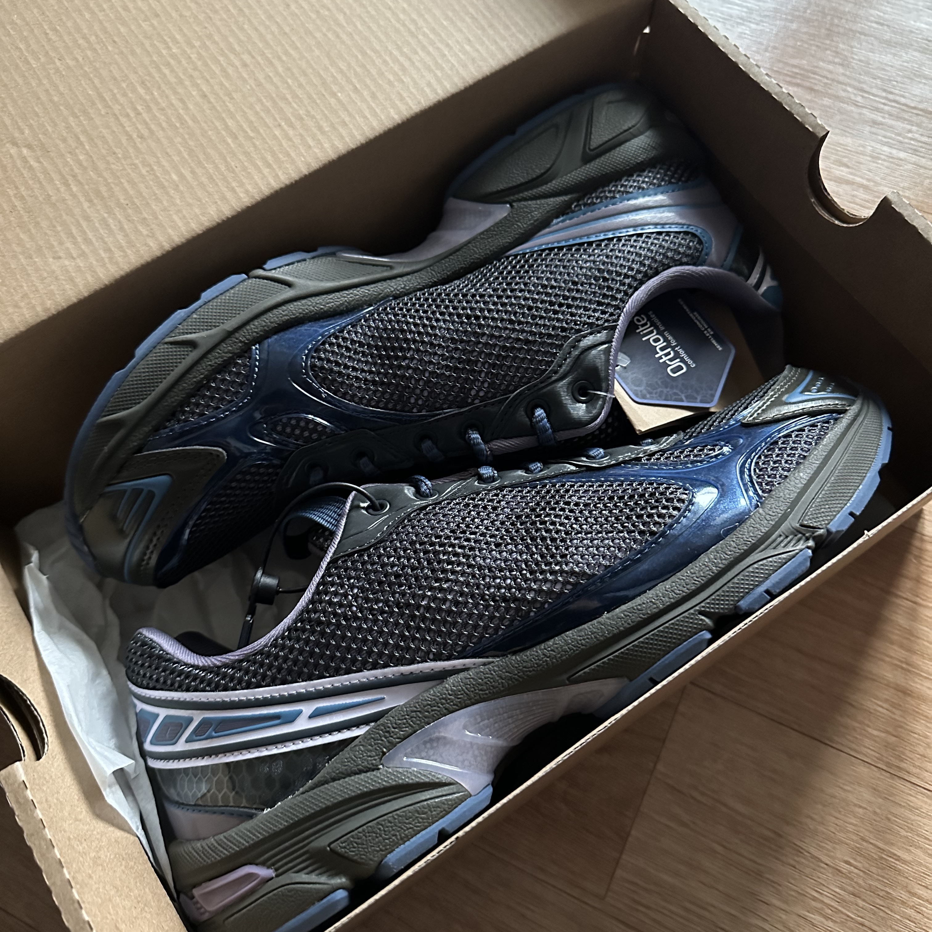 Asics UB4-S Gel-1130 Graphite Grey 착용 스타일