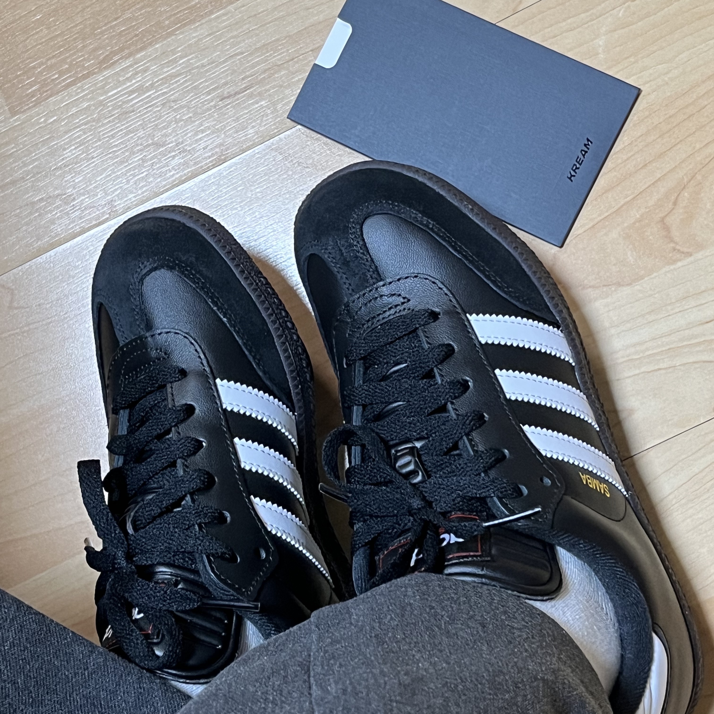(J) Adidas Samba Classic Core Black 착용 스타일 - 1