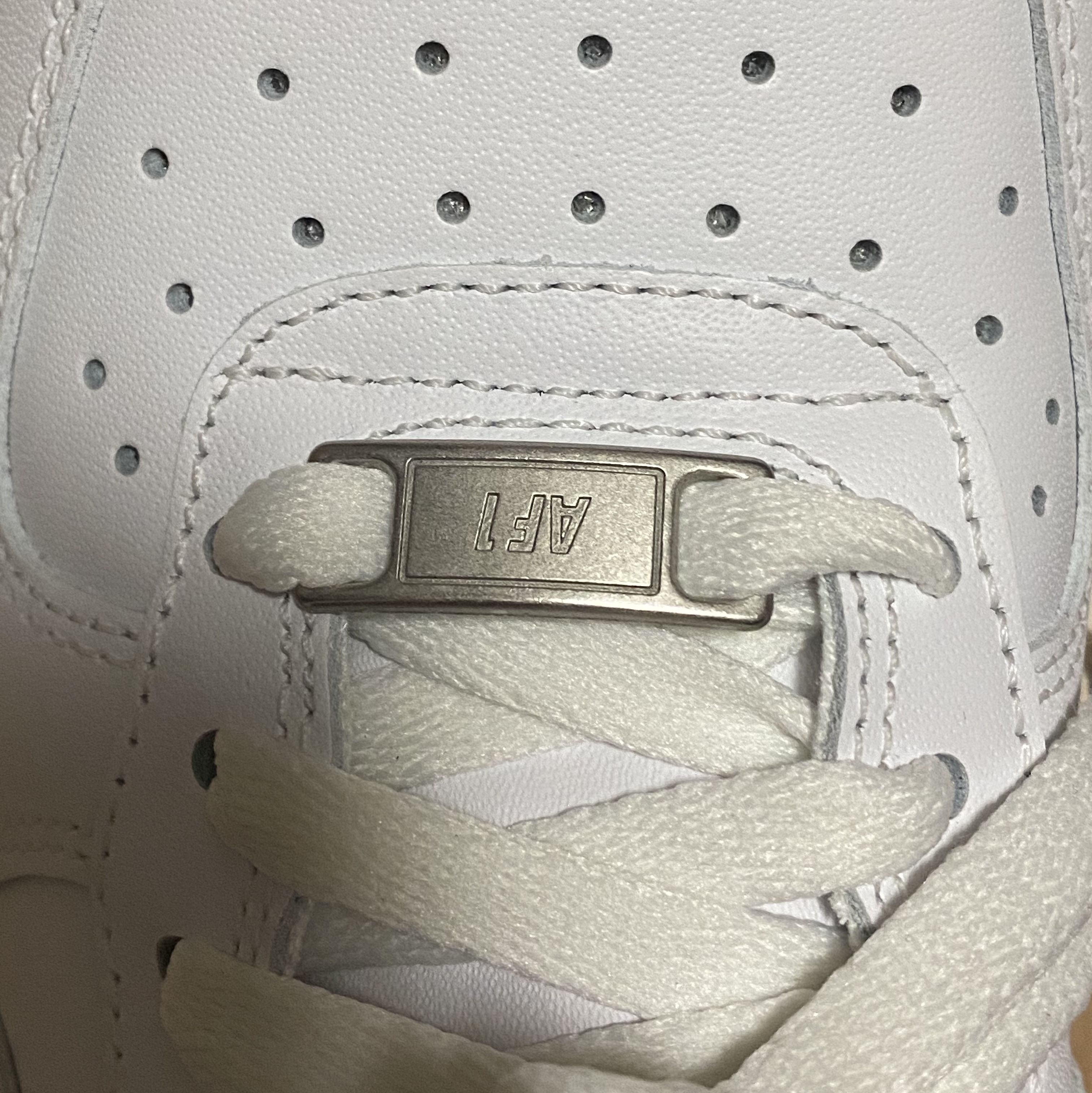 (W) Nike Air Force 1 '07 Low White 착용 스타일 - 2