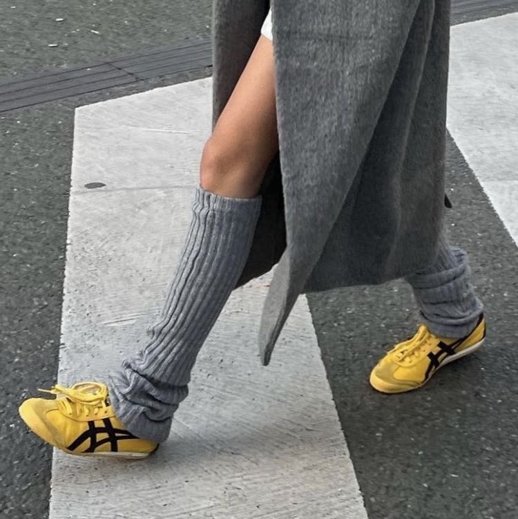 Onitsuka Tiger Mexico 66 Yellow Black 착용 스타일 - 1