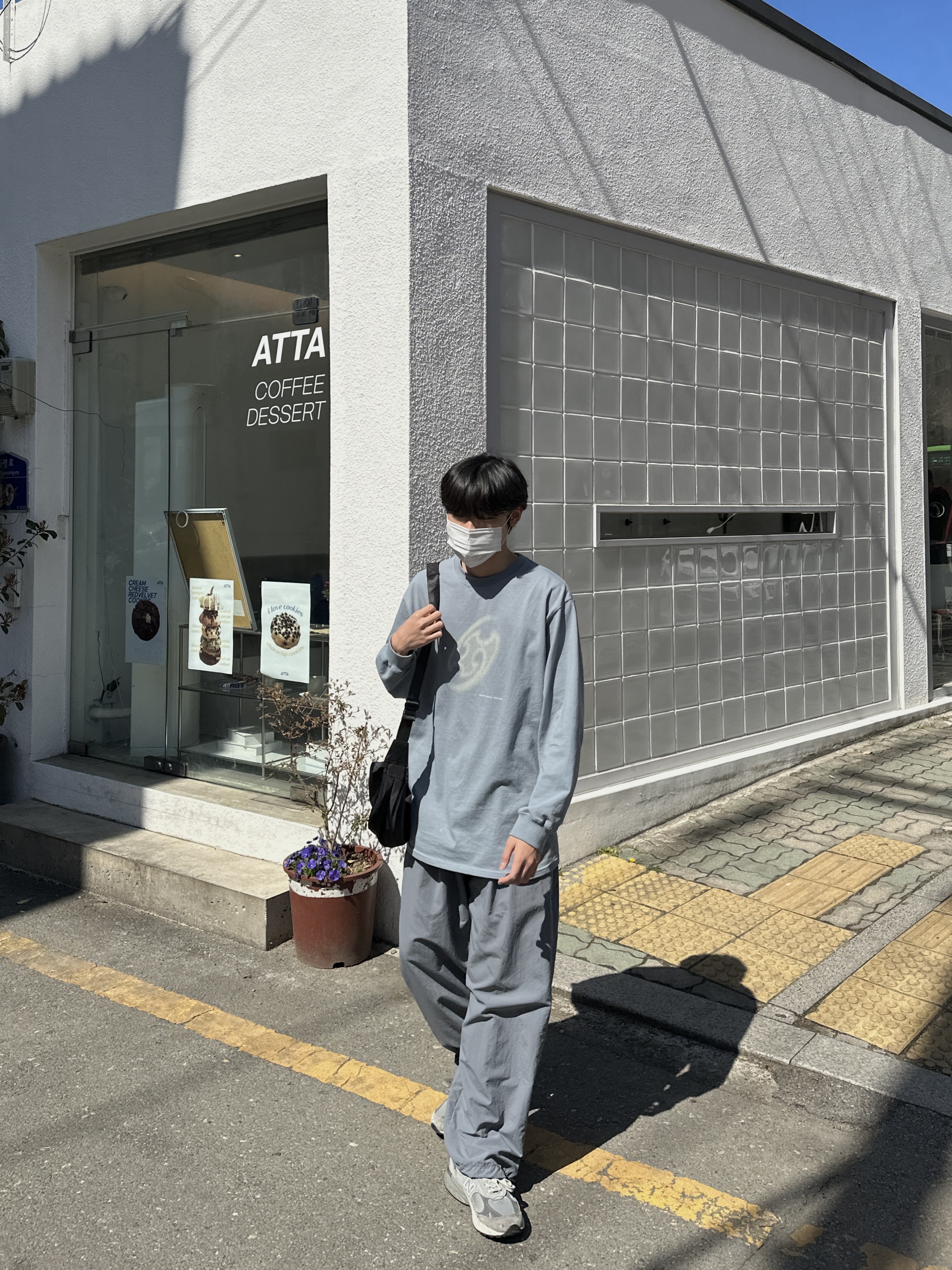 Sansan Gear Long Sleeve T-Shirt Blue Grey - 22FW, New Balance 993 Made in USA Grey - D Standard 착용 스타일 - 1