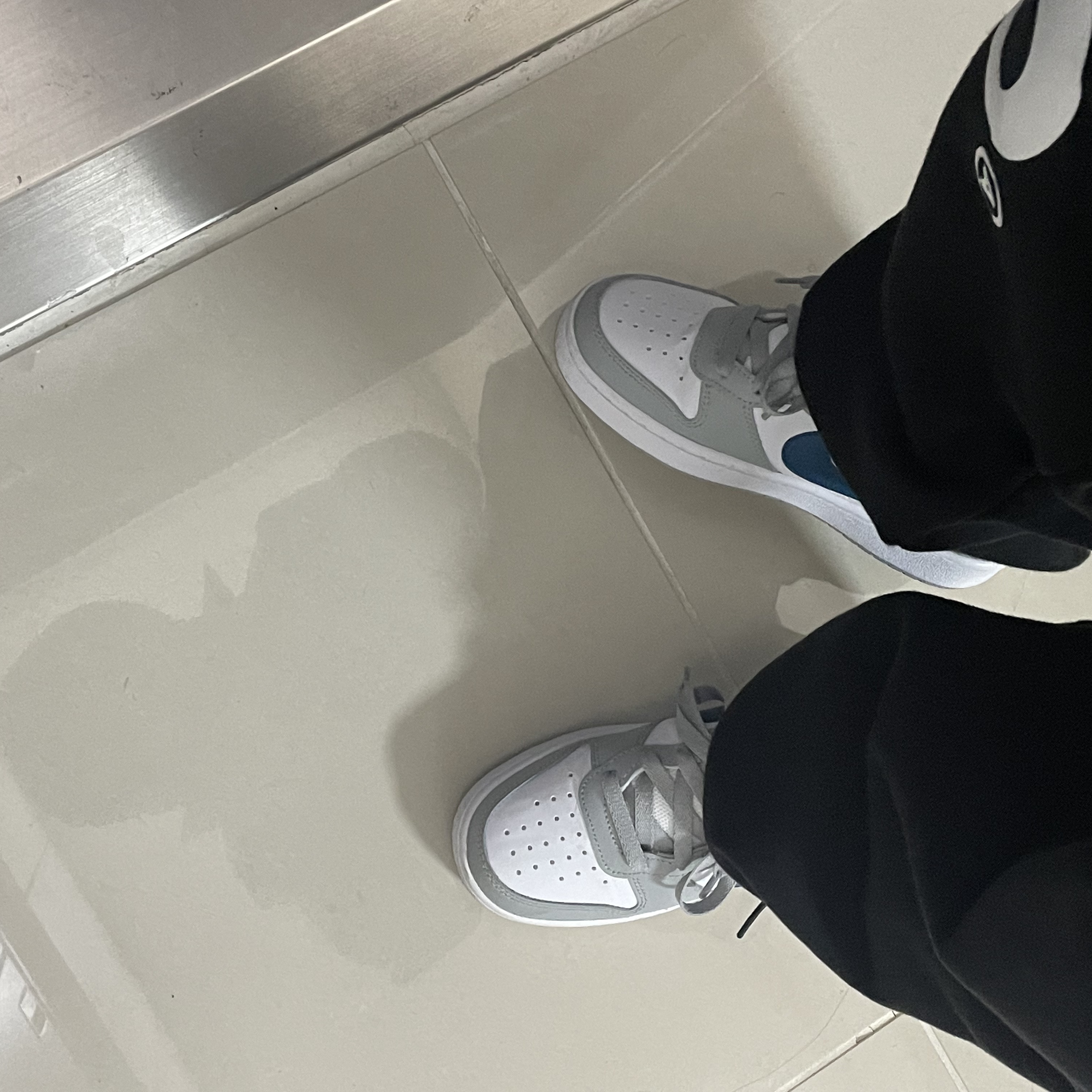 (GS) Nike Court Borough Low 2 Light Smoke Grey 착용 스타일 - 1