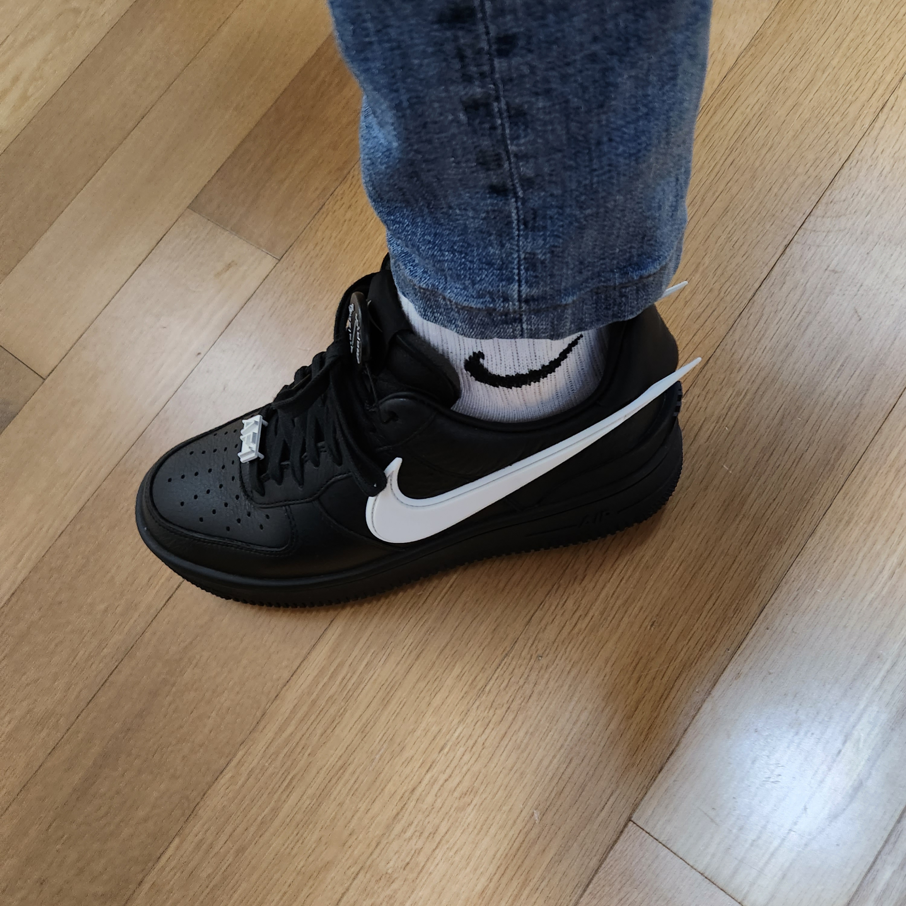 Nike x Ambush Air Force 1 Low SP Black 착용 스타일 - 4