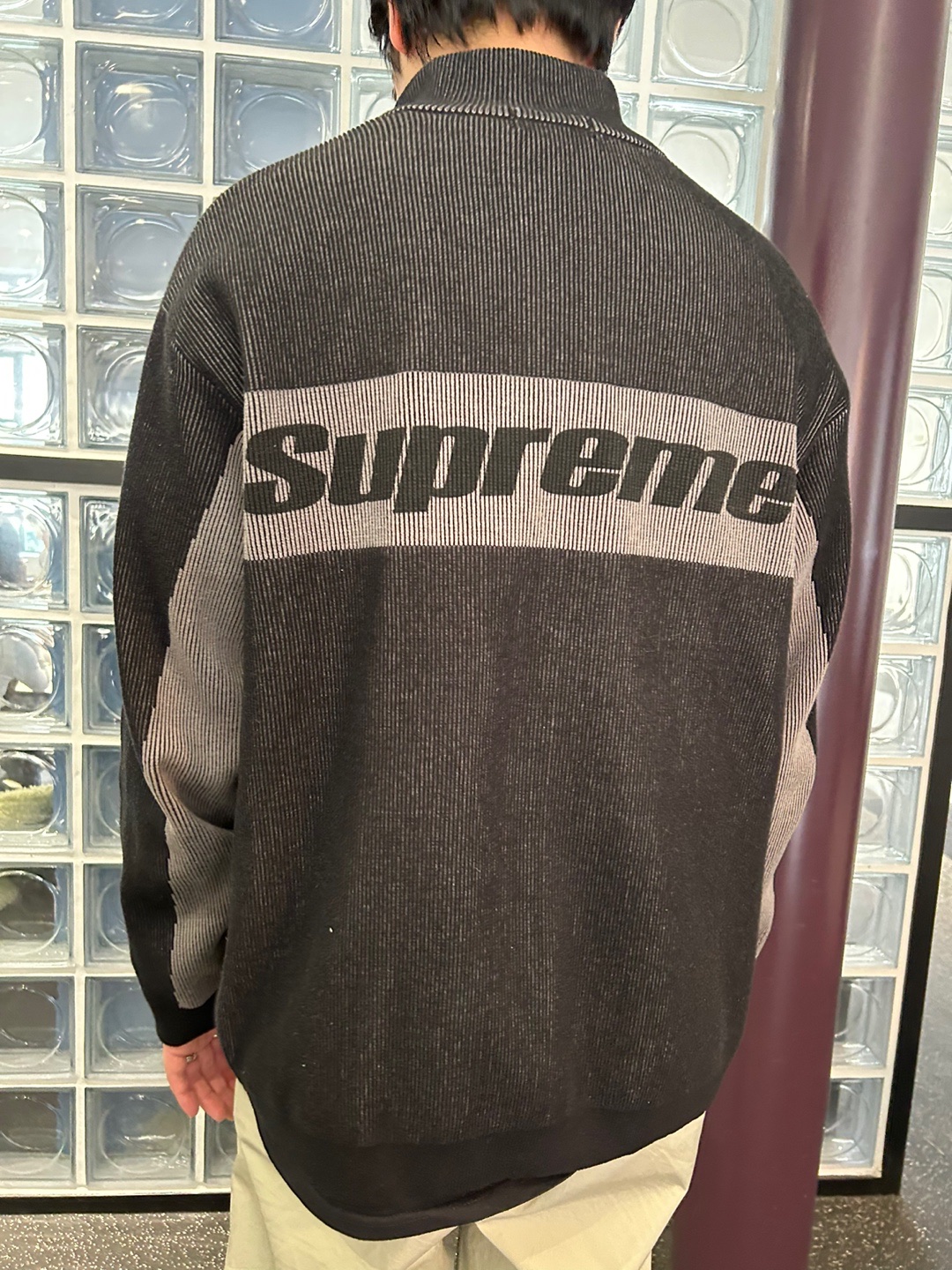 Balenciaga Tyrex Sneakers Black Grey, Stussy World Tour LS T-Shirt Black 착용 스타일 - 2