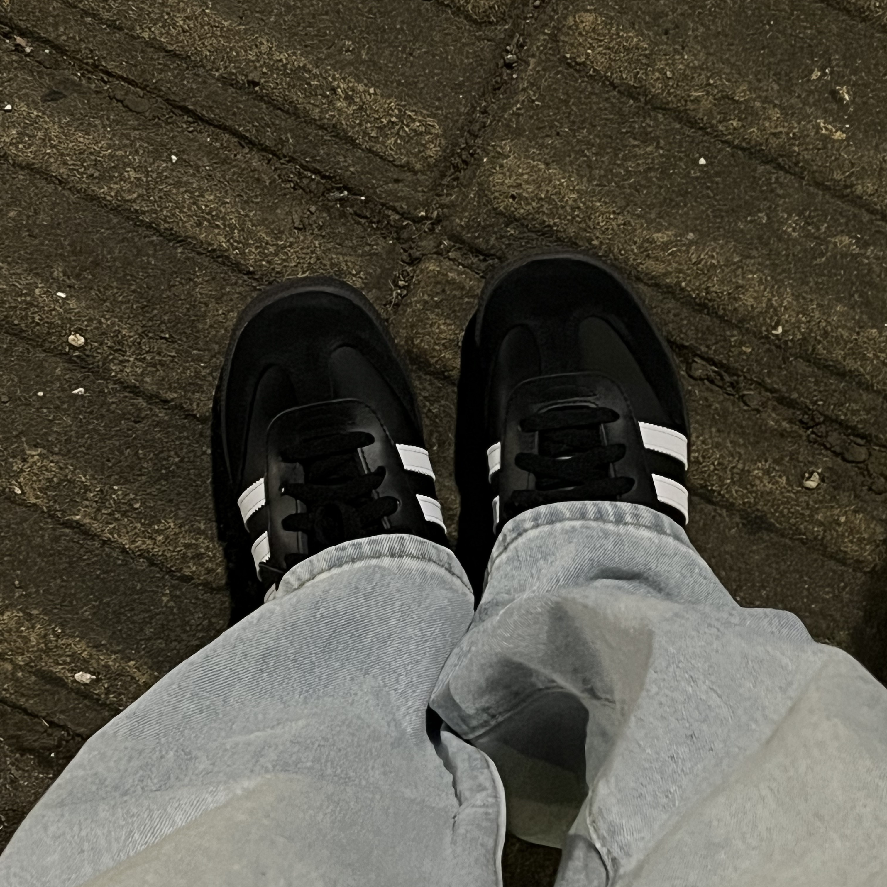 (J) Adidas Samba Classic Core Black 착용 스타일 - 2