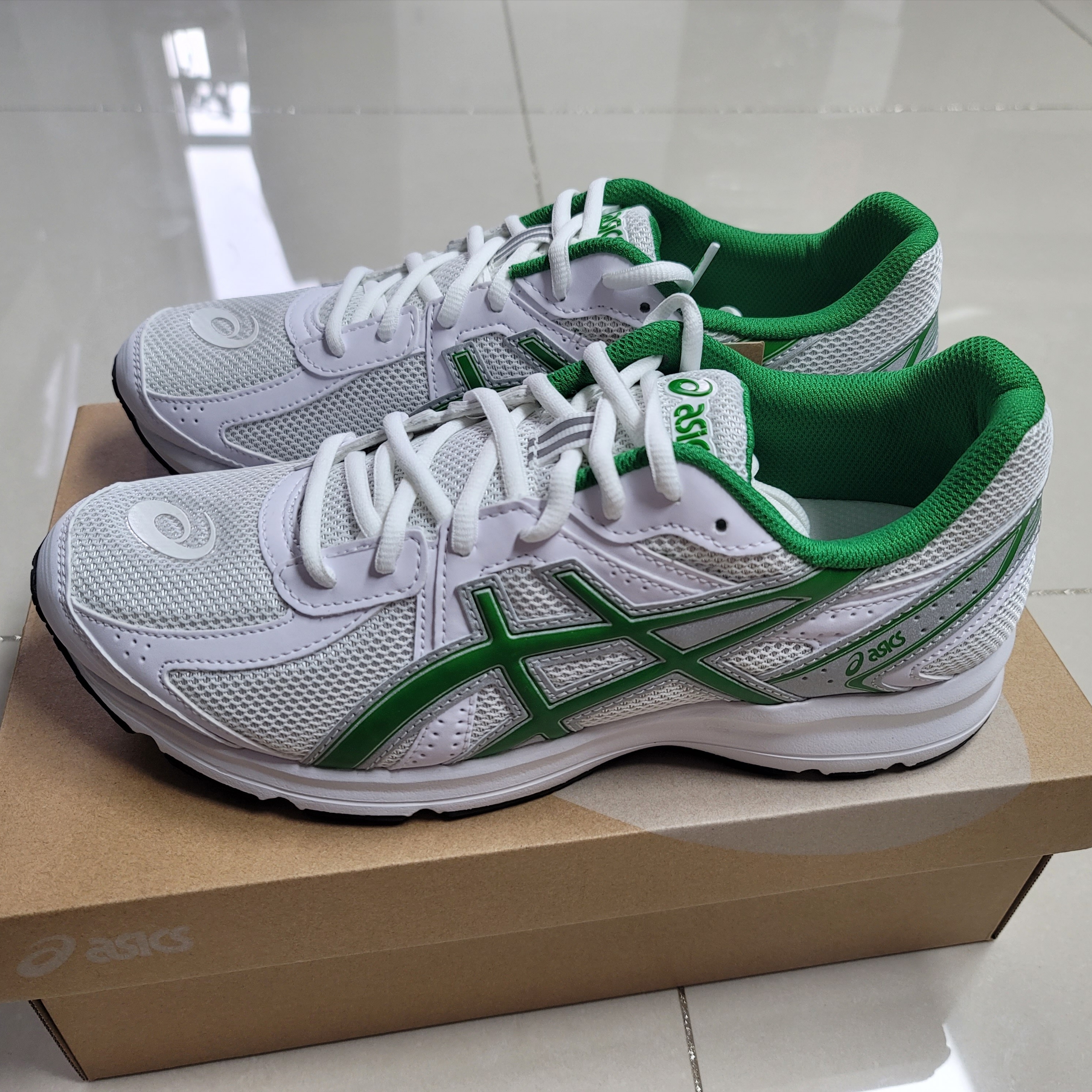 Asics Jog 100 S White Green - 2E Wide 착용 스타일 - 2