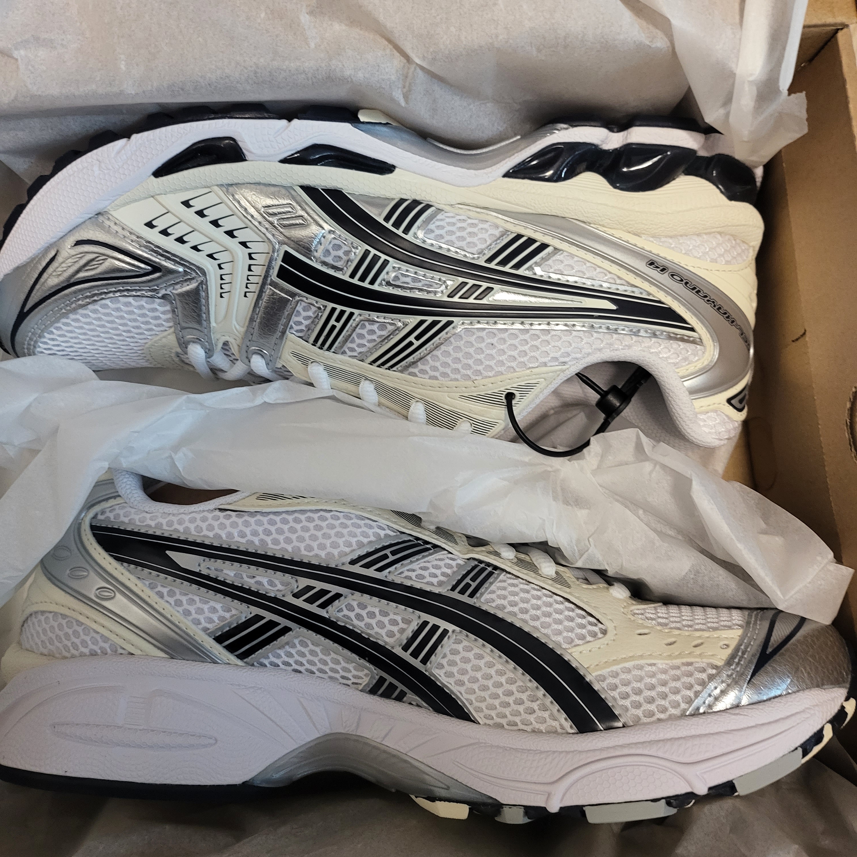 (W) Asics Gel-Kayano 14 White Midnight 착용 스타일 - 2