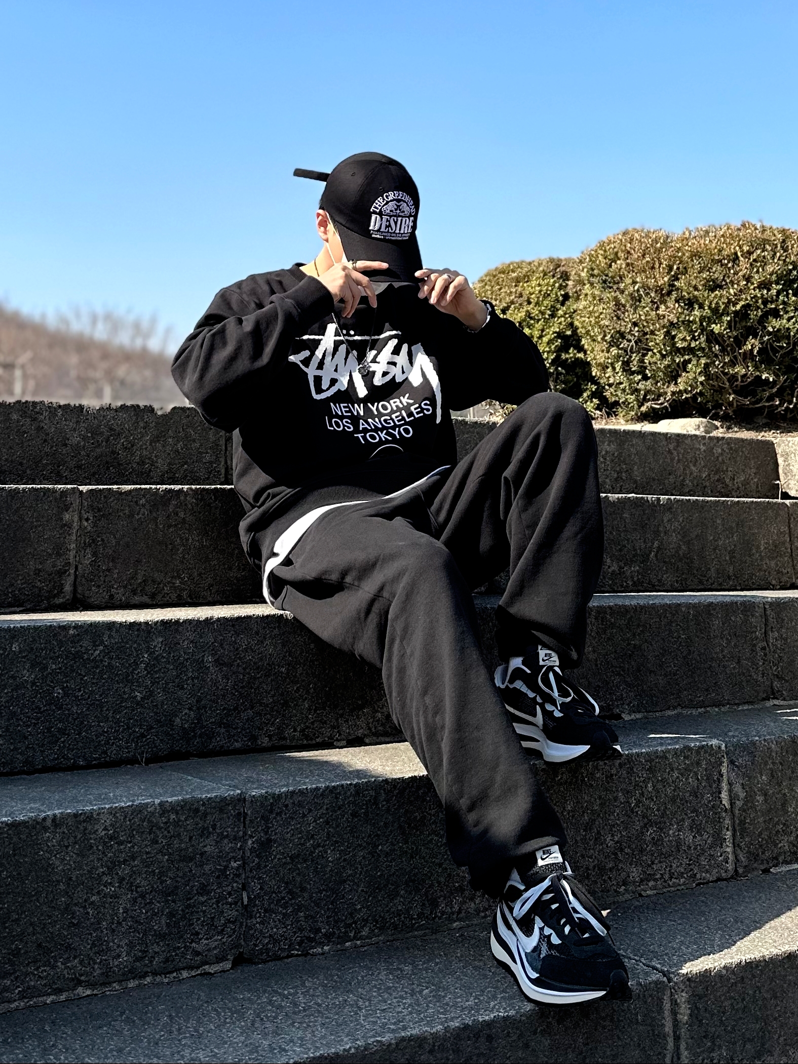 Nike x Sacai VaporWaffle Black White 착용 스타일 - 3