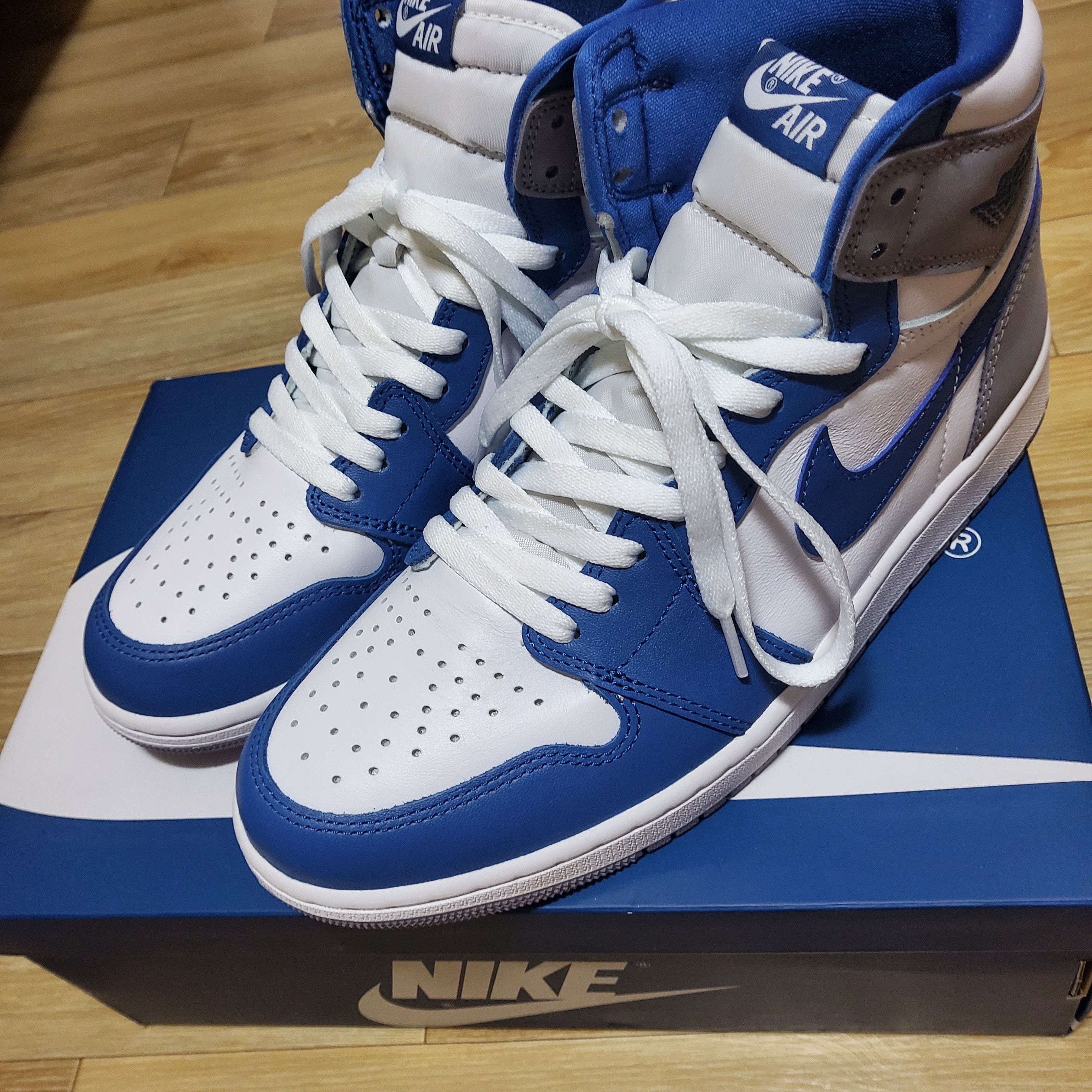 Jordan 1 Retro High OG True Blue 착용 스타일 - 1
