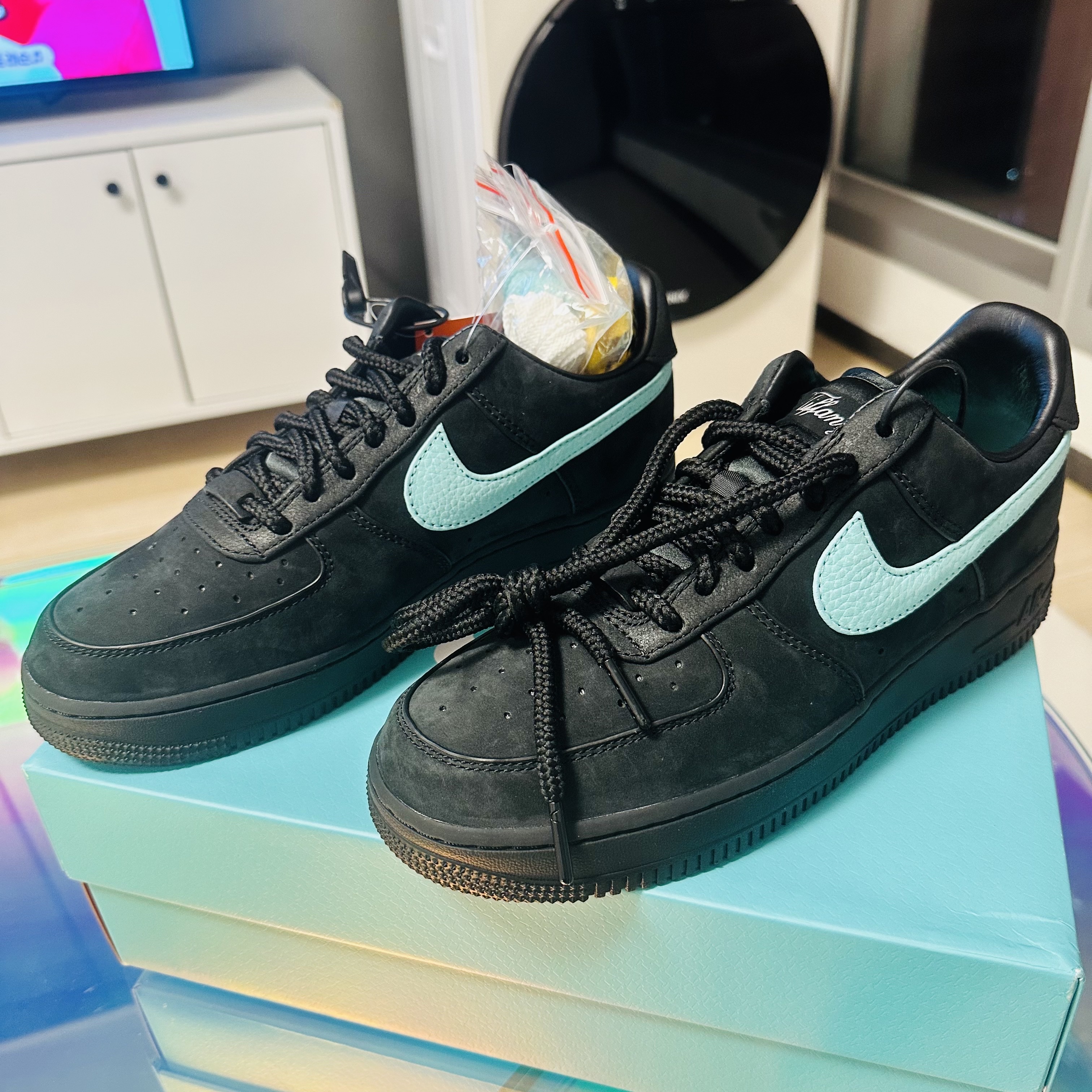 Nike x Tiffany & Co. Air Force 1 Low SP 1837 착용 스타일 - 1