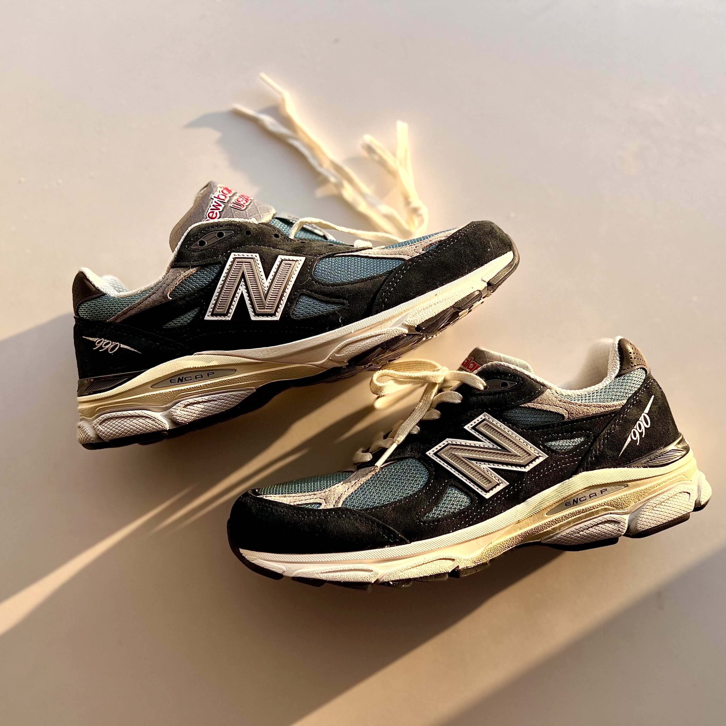 New Balance 990v3 Made in USA Navy Spring Tide 착용 스타일 - 2