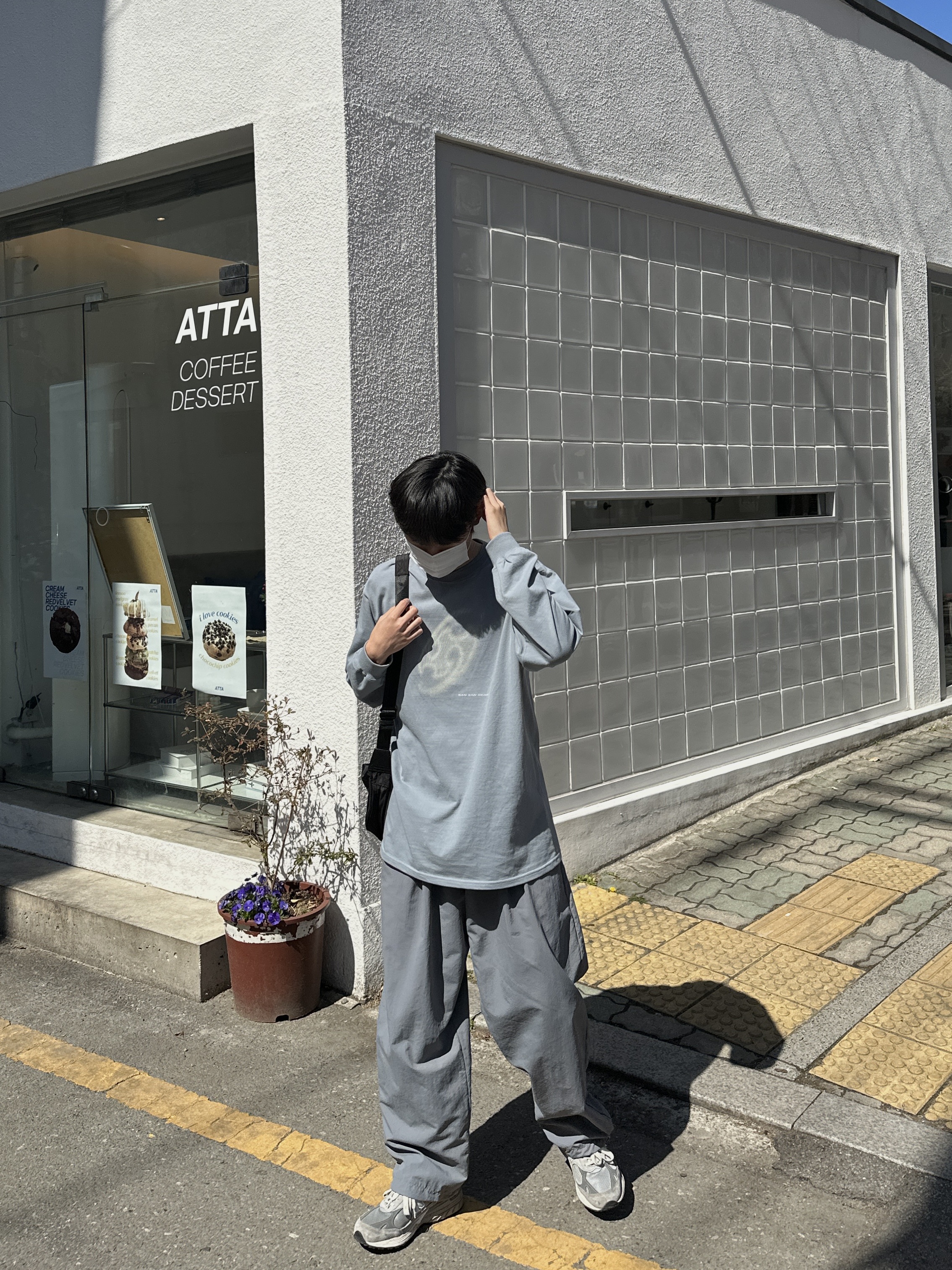 Sansan Gear Long Sleeve T-Shirt Blue Grey - 22FW, New Balance 993 Made in USA Grey - D Standard 착용 스타일 - 2