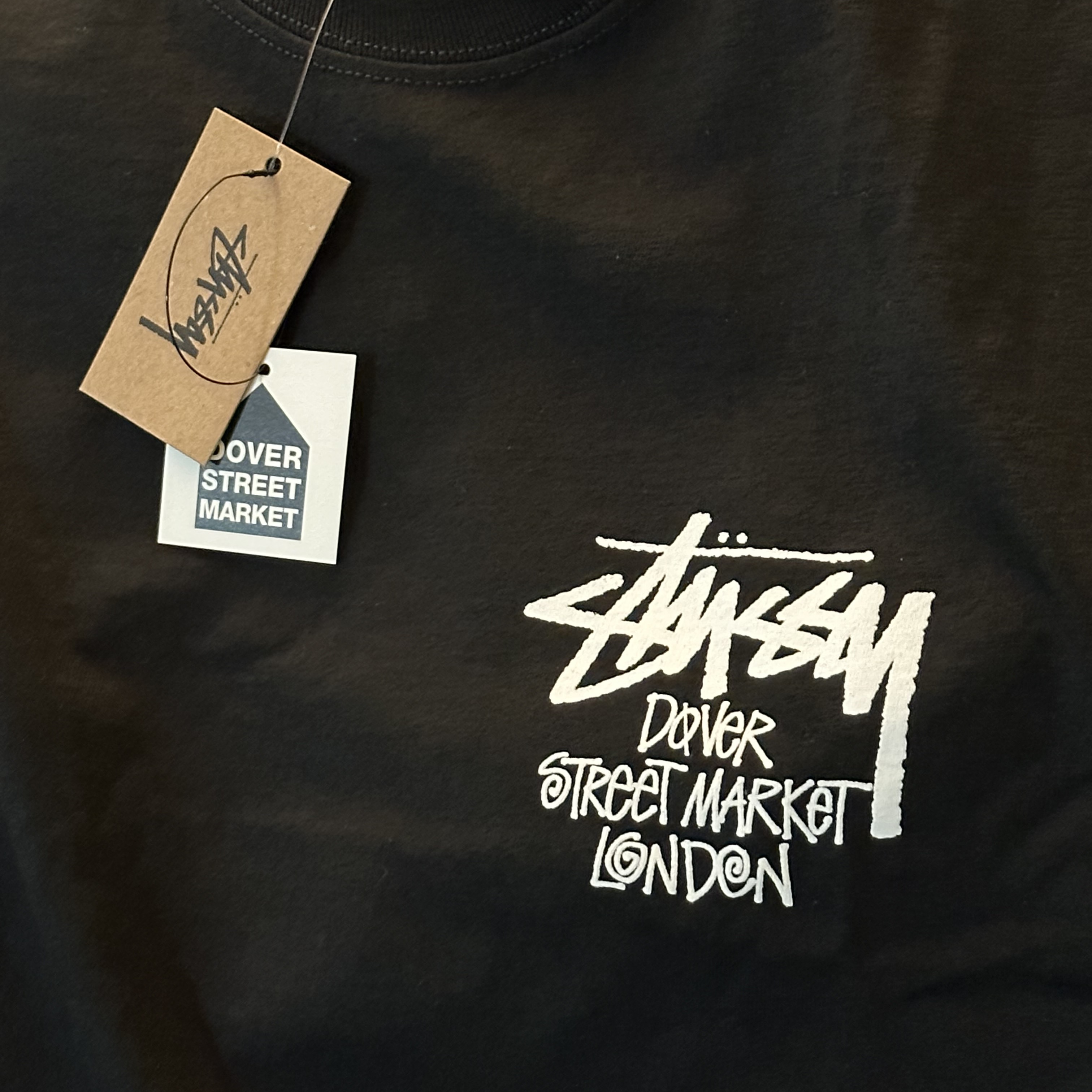 Stussy Stock DSM London T-Shirt Black 2023 착용 스타일 - 1