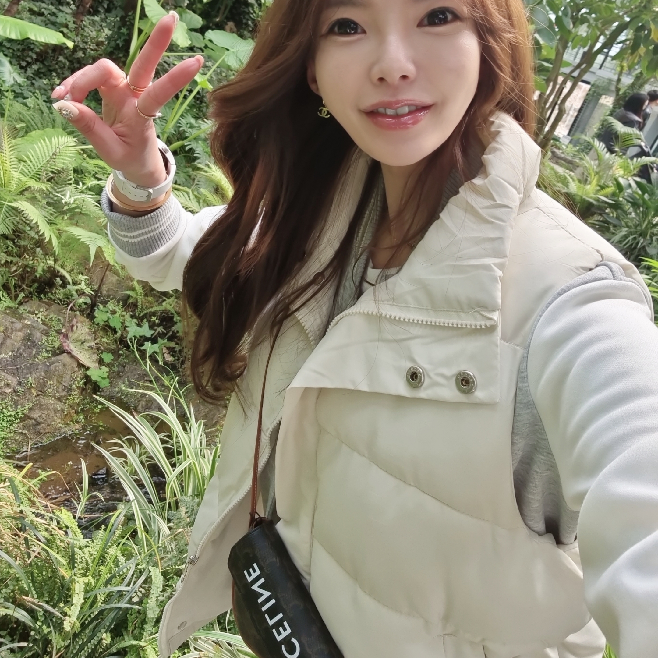 Celine Mini Triangle in Triomphe Canvas with Celine Print Tan 착용 스타일 - 1