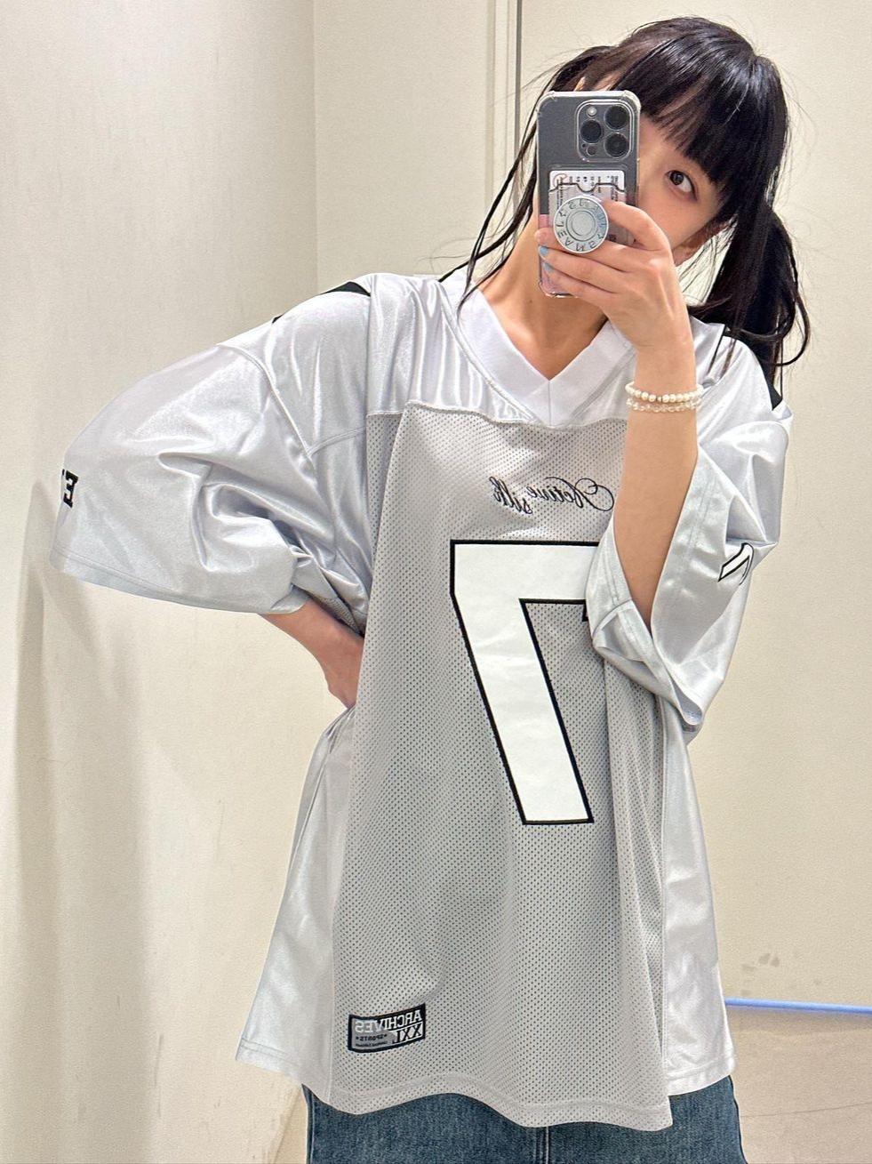 2000Archives Football T-Shirt Silver 착용 스타일 - 2