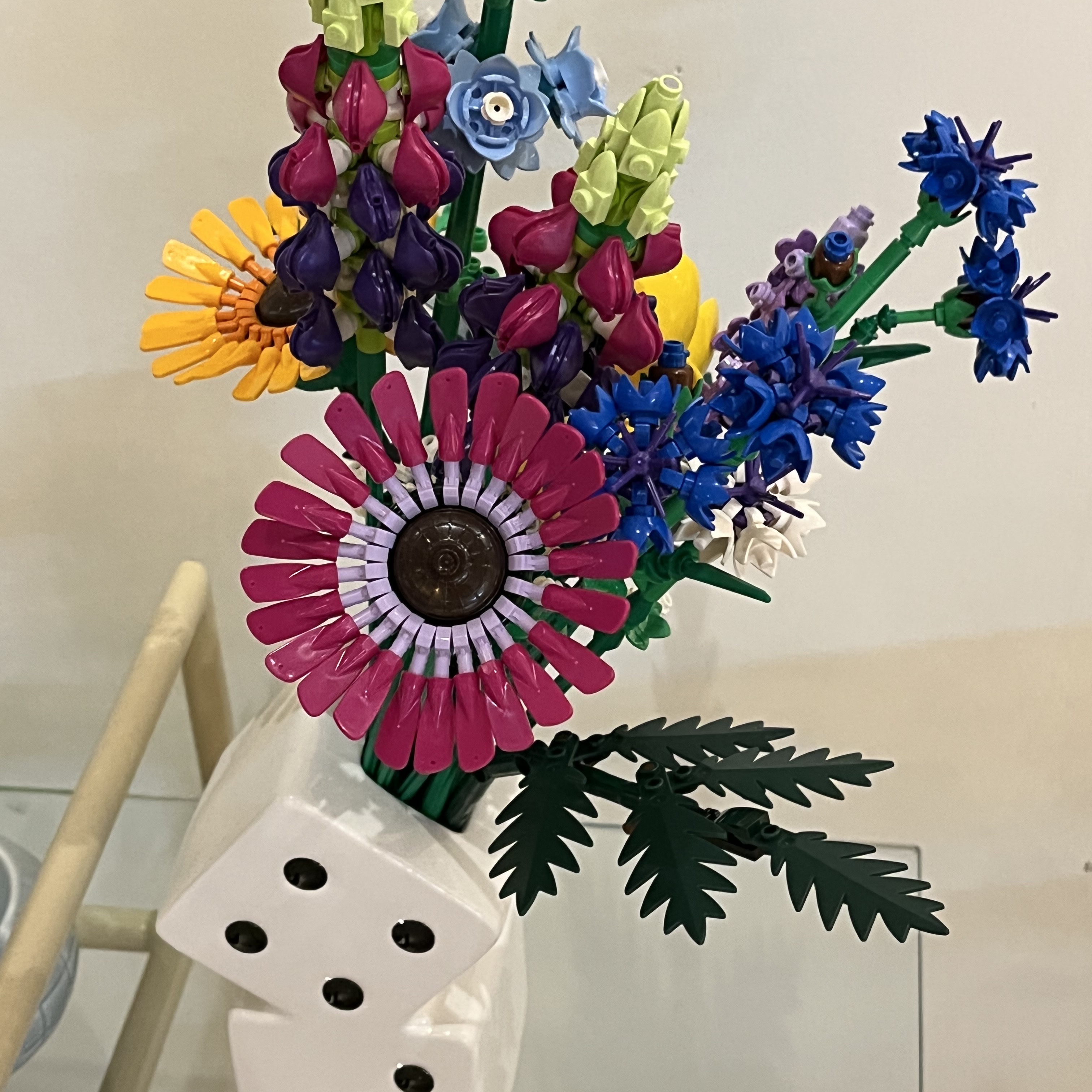 Lego Wildflower Bouquet 착용 스타일