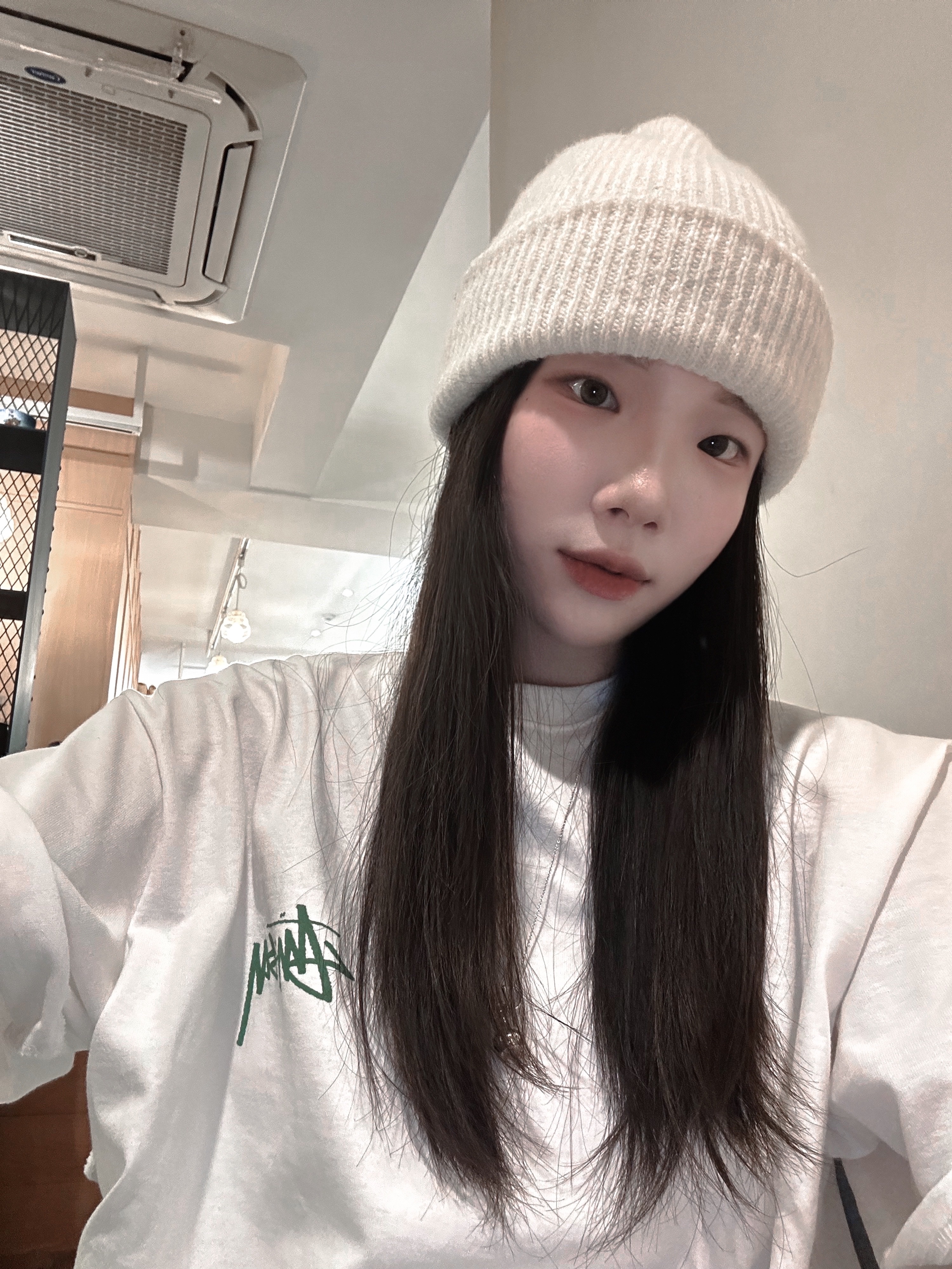 Stussy Landin T-Shirt White 착용 스타일
