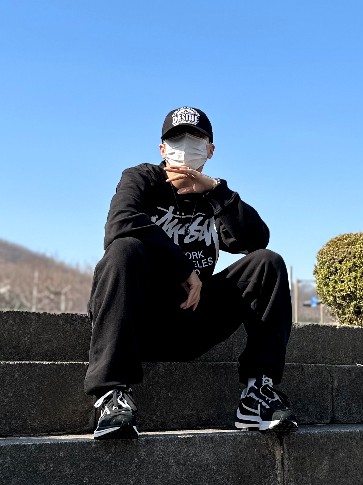 Nike x Sacai VaporWaffle Black White 착용 스타일 - 1