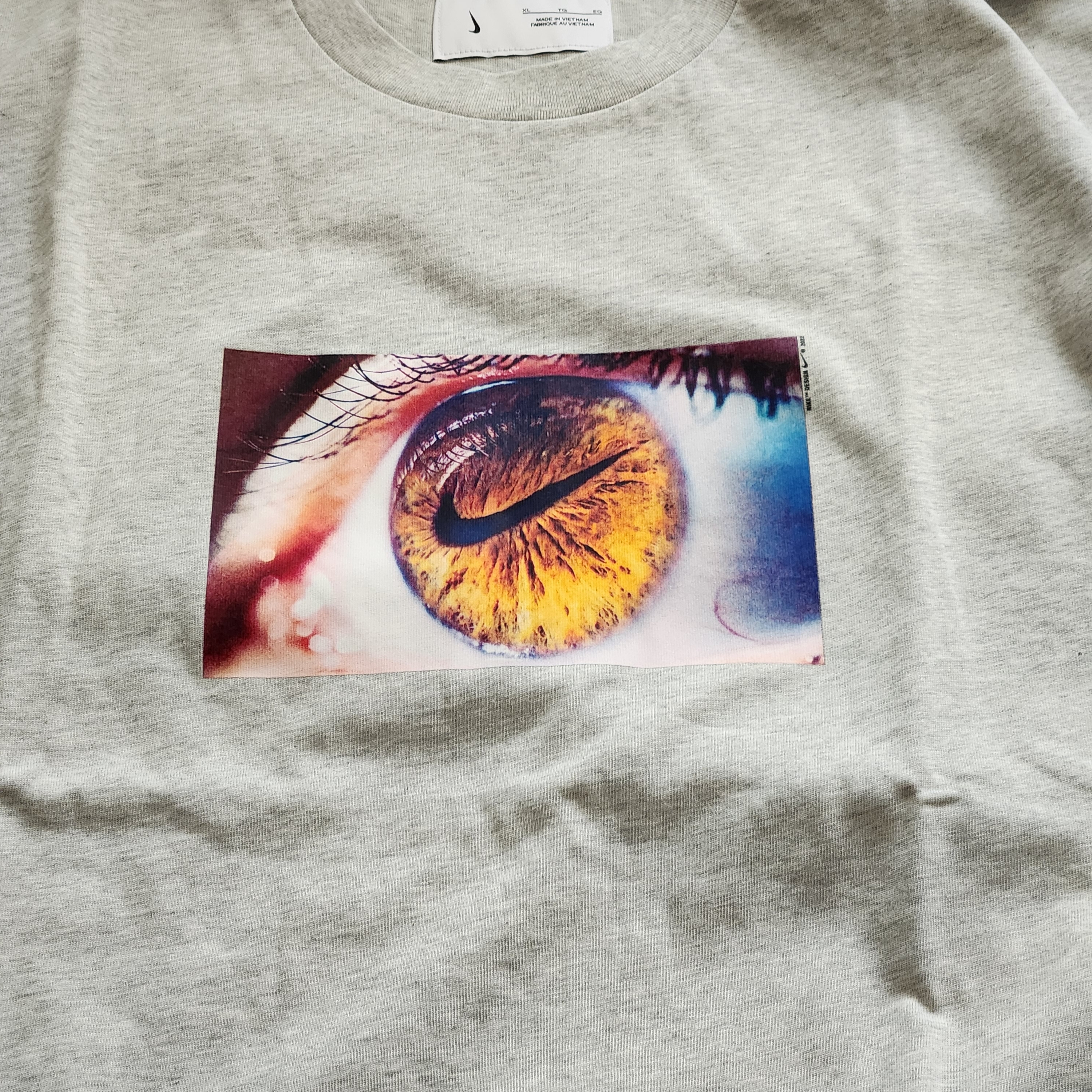 Nike NRG Eye Brand T-Shirt Grey Heather (DX5831-050) 착용 스타일