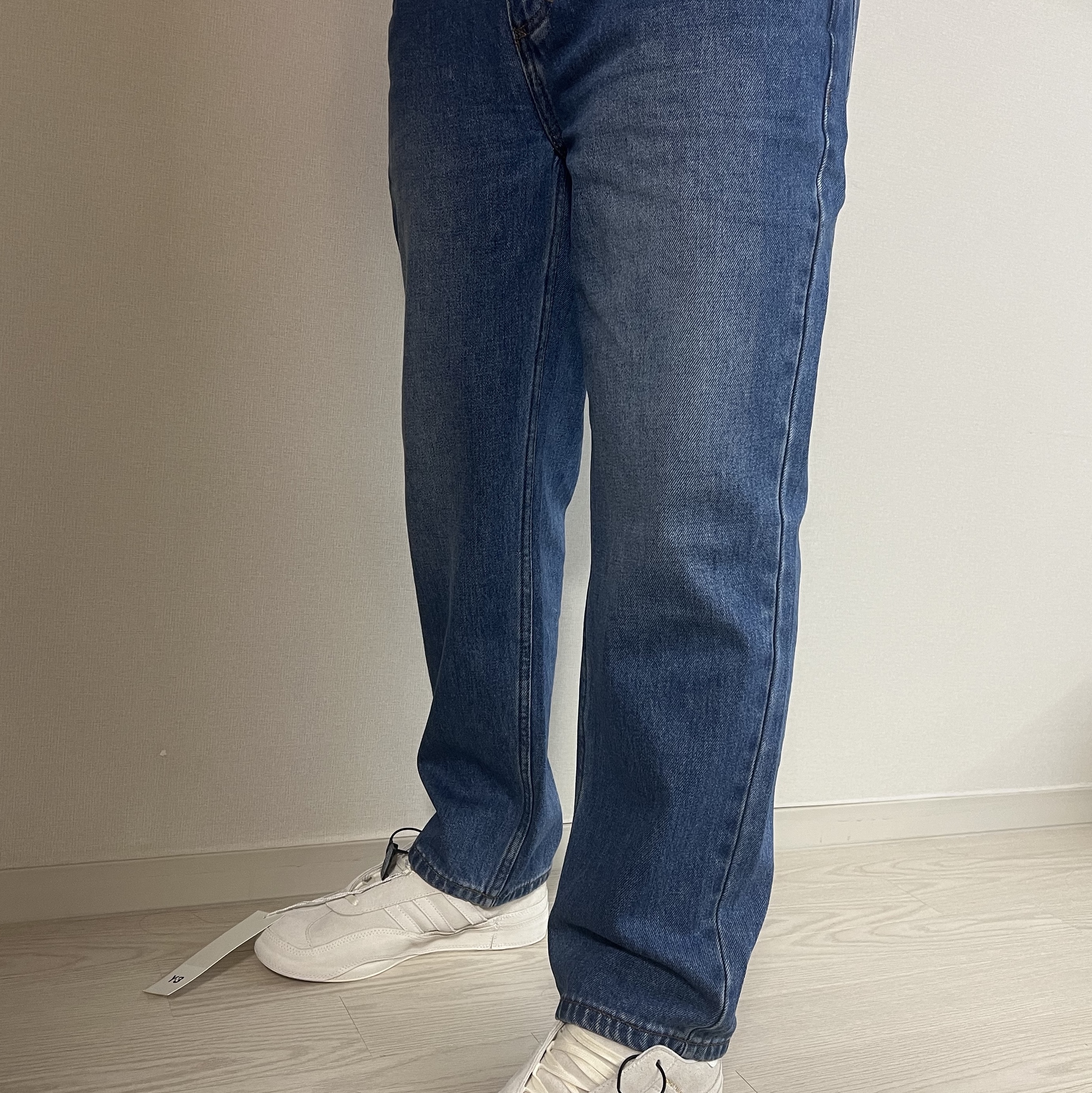 Y-3 Gazelle Cream White 착용 스타일 - 4