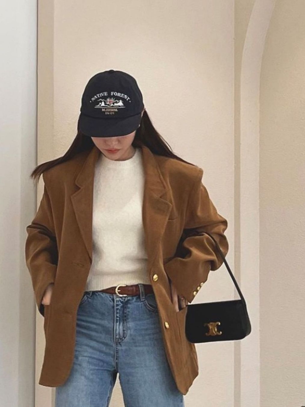 Enor Native Forest Ball Cap Navy, Celine Shoulder Bag Claude in Shiny Calfskin Black 착용 스타일