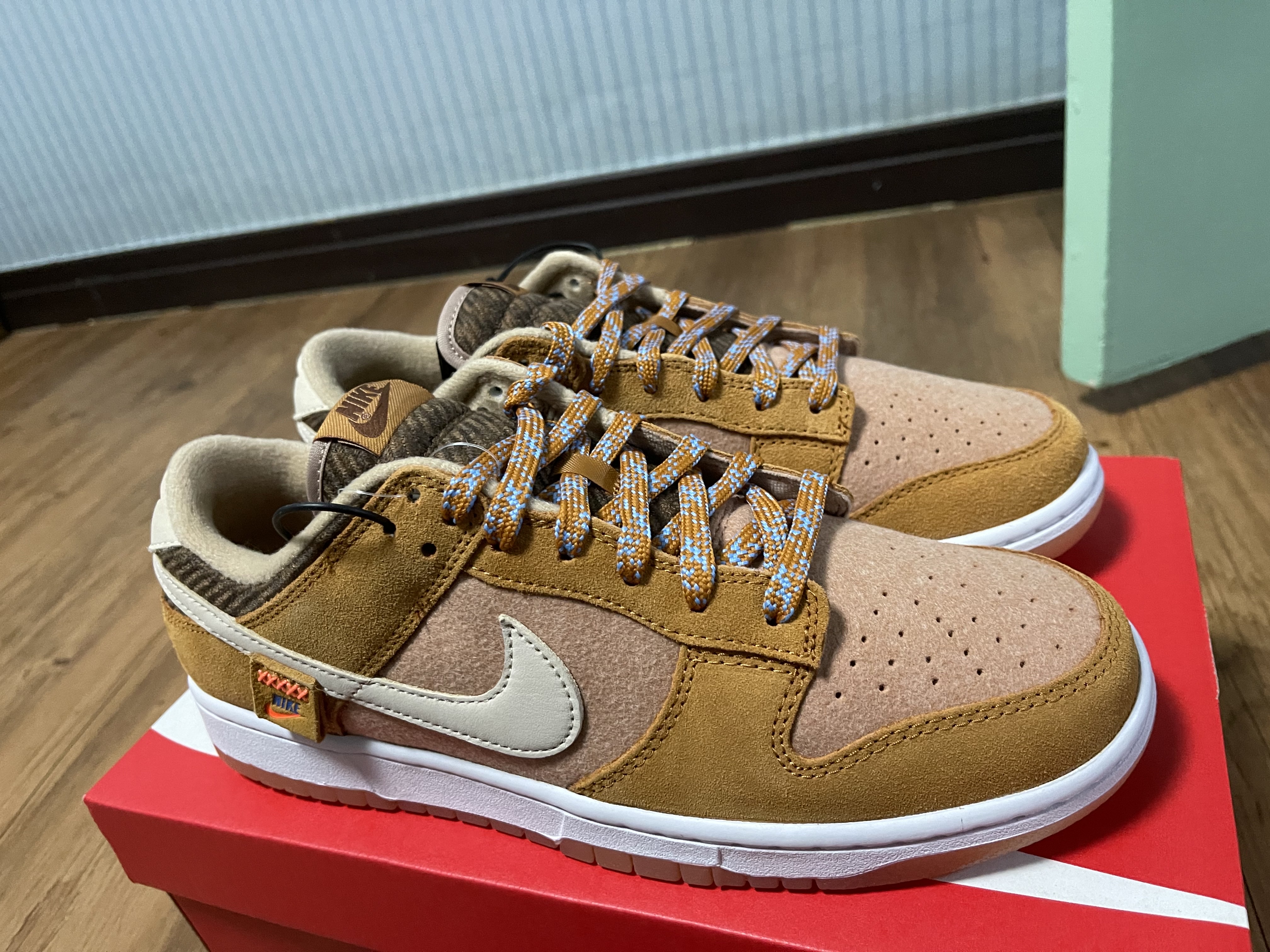 Nike Dunk Low SE Praline Desert Ochre 착용 스타일