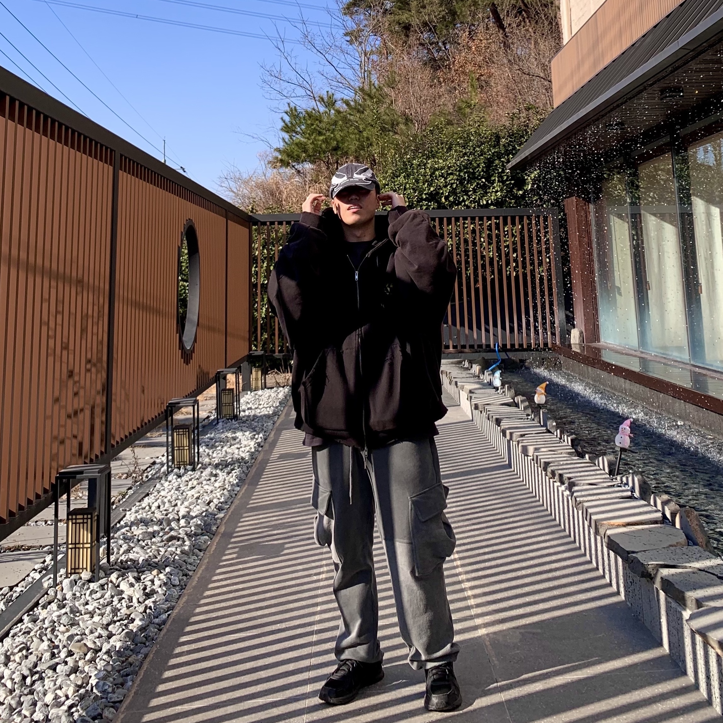 Project G/R Distressed Layer Zip Hoodie Faded Black 착용 스타일 - 1