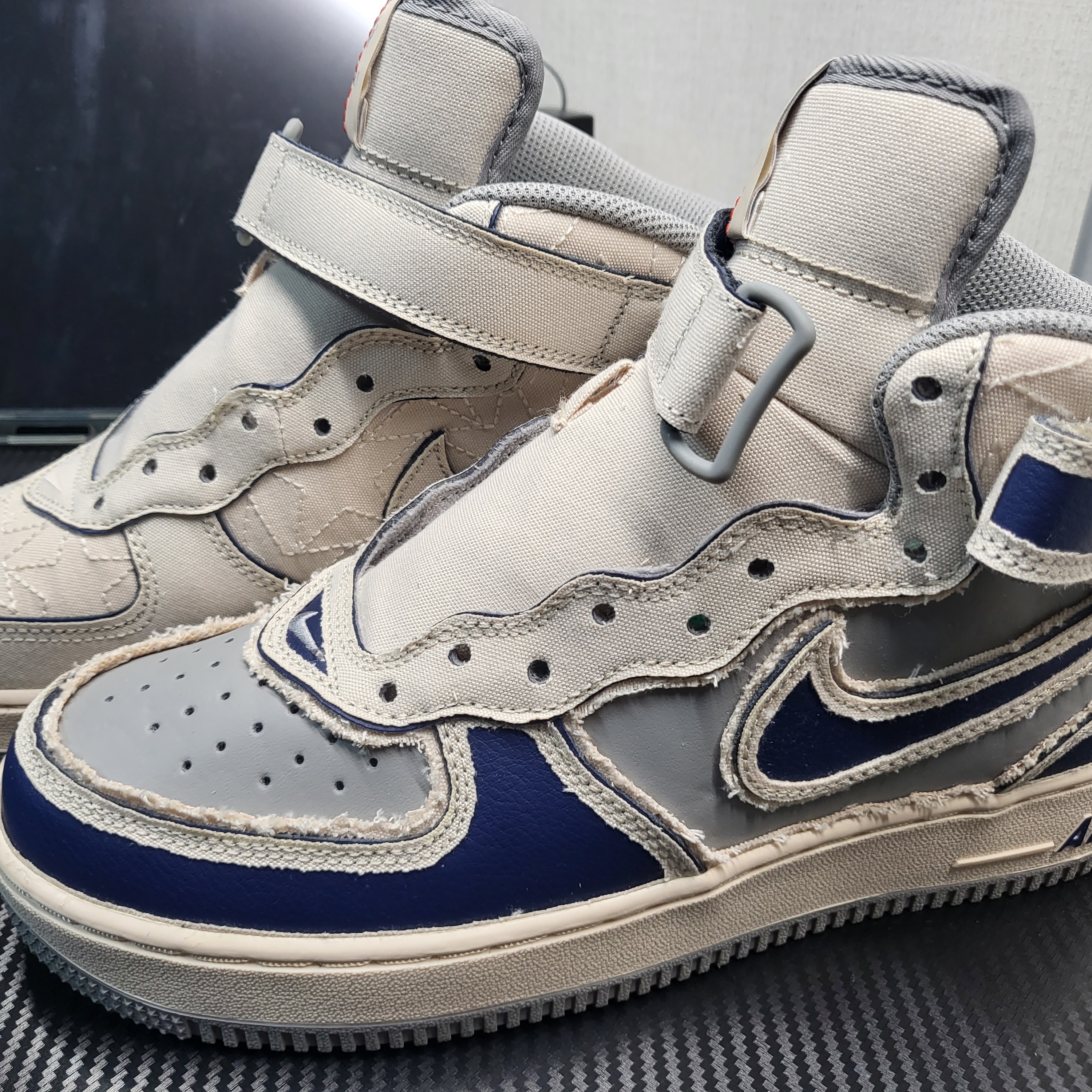 Nike Air Force 1 Mid '07 Pearl White 착용 스타일 - 2