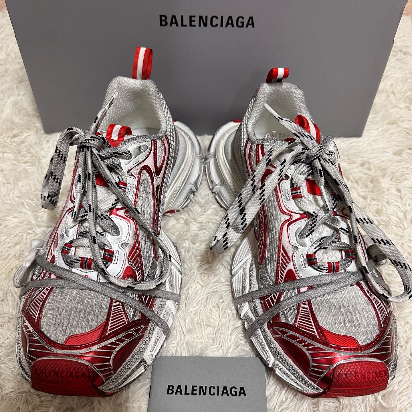 Balenciaga 3XL Sneakers White Red 착용 스타일 - 3