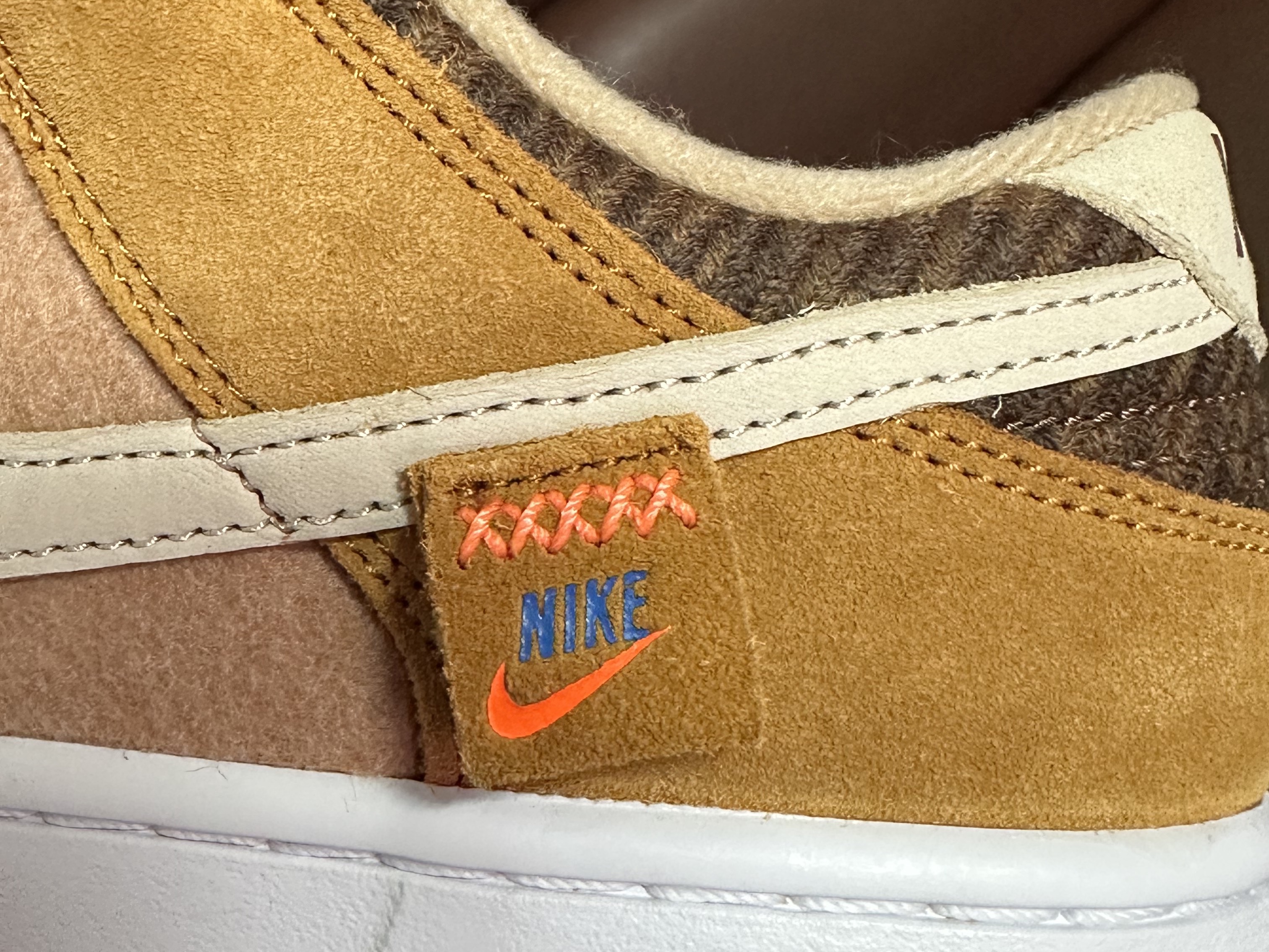 Nike Dunk Low SE Praline Desert Ochre 착용 스타일 - 1