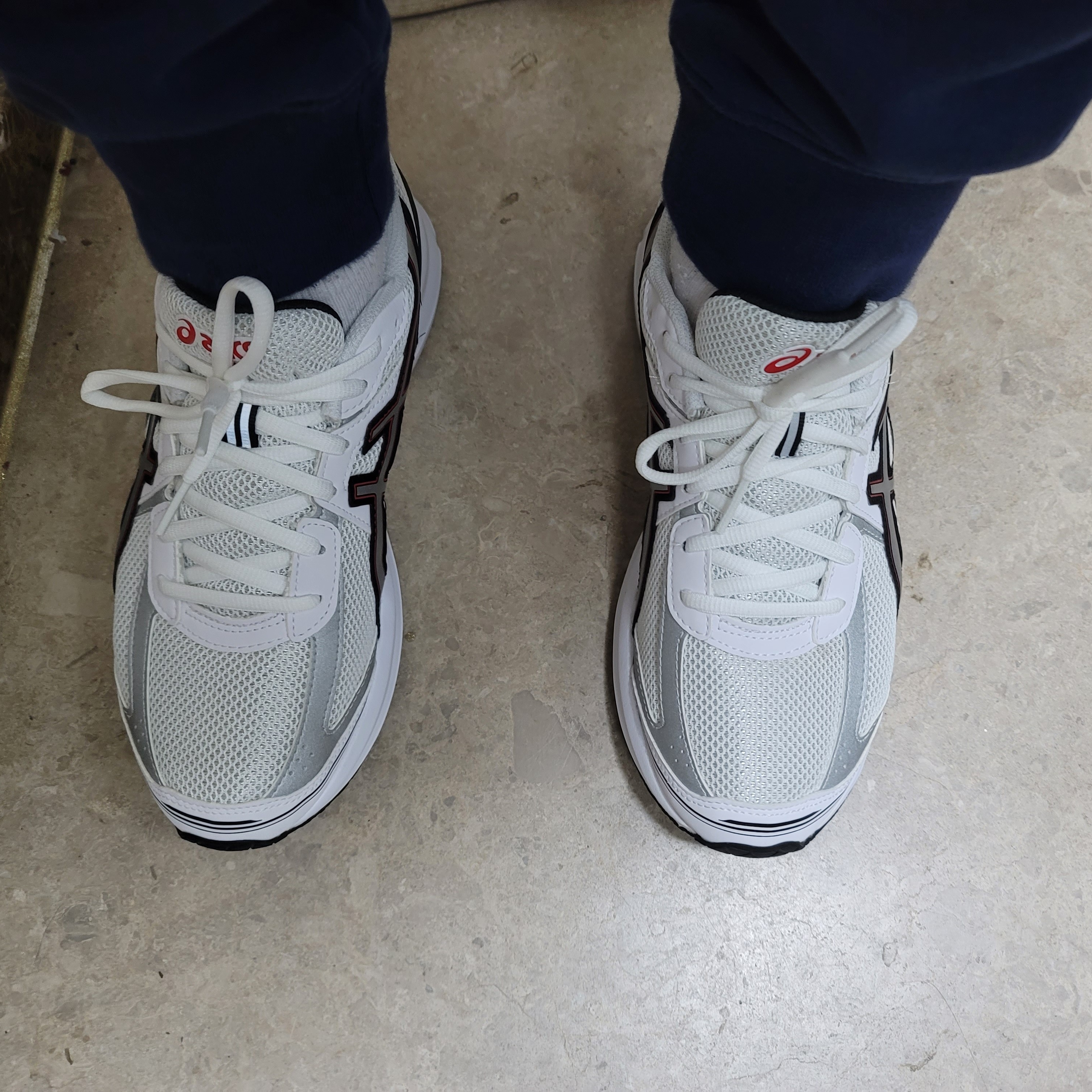 Asics Jog 100 S White Pure Silver - 2E Wide 착용 스타일