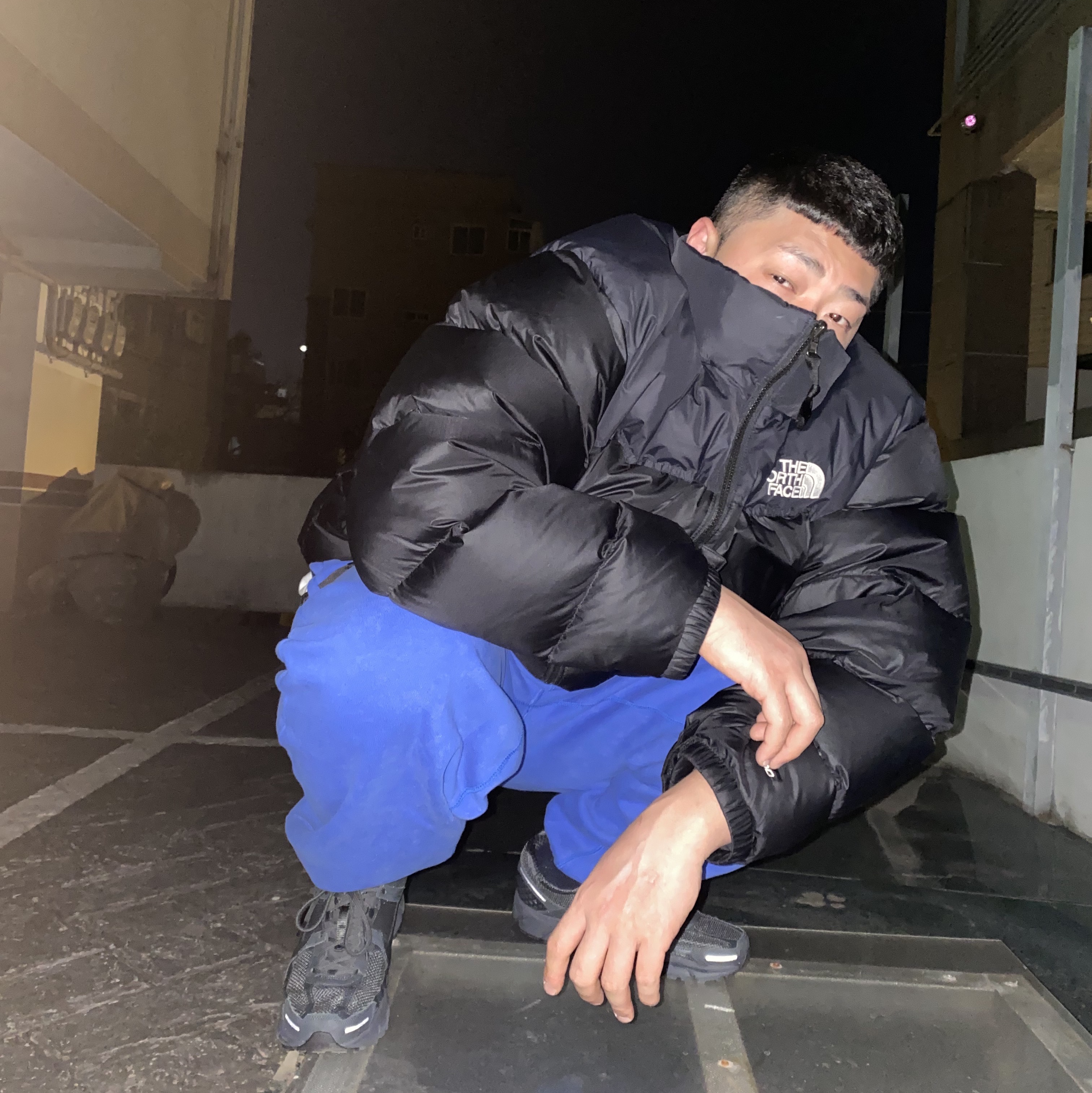 Nike x Stussy NRG Acid Washed Fleece Pants Game Royal (DR4025-480), Nike Zoom Vomero 5 SP Anthracite 2023 착용 스타일