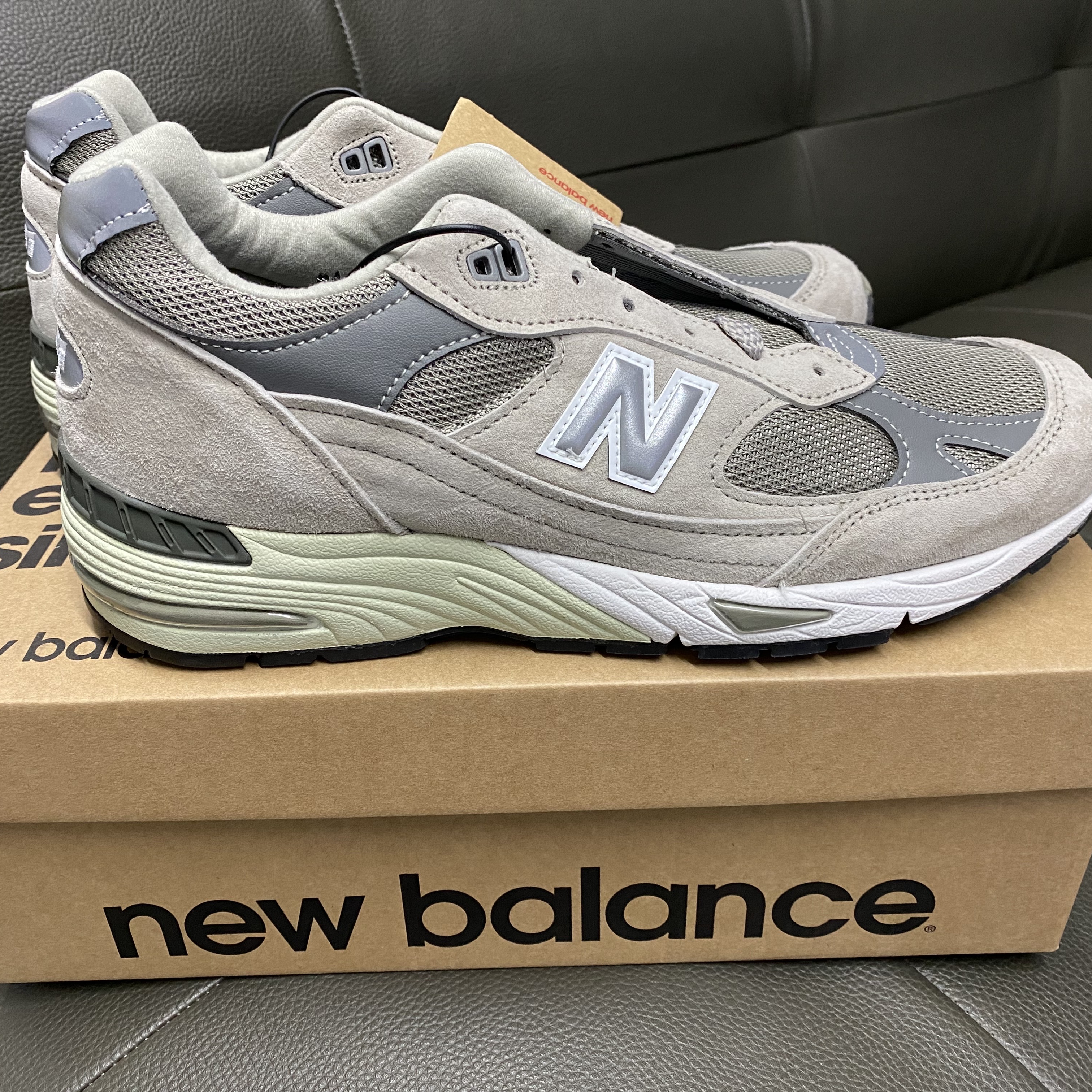 New Balance 991 Made in UK Grey 착용 스타일 - 1