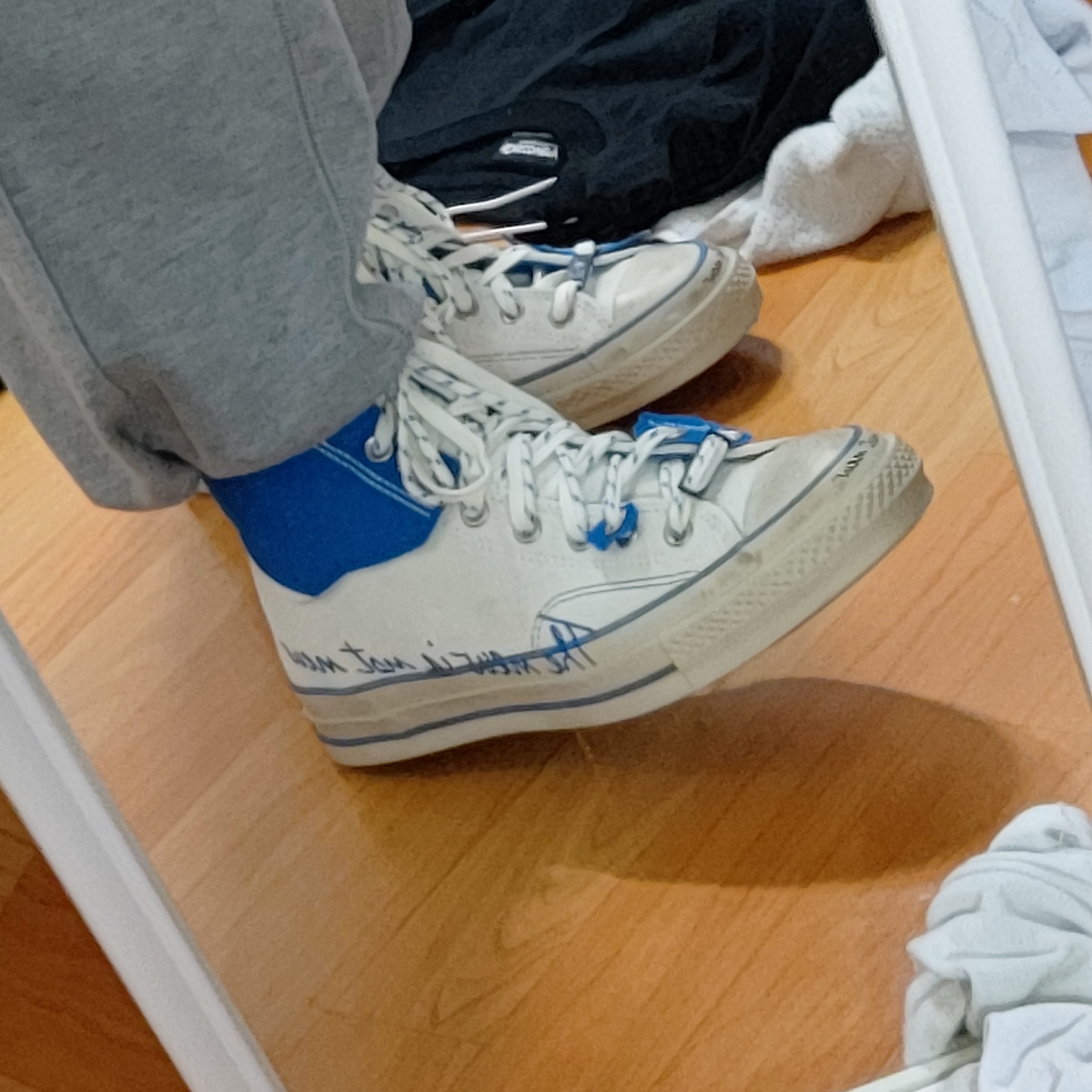 Converse x Ader Error Chuck 70 High White 착용 스타일 - 2