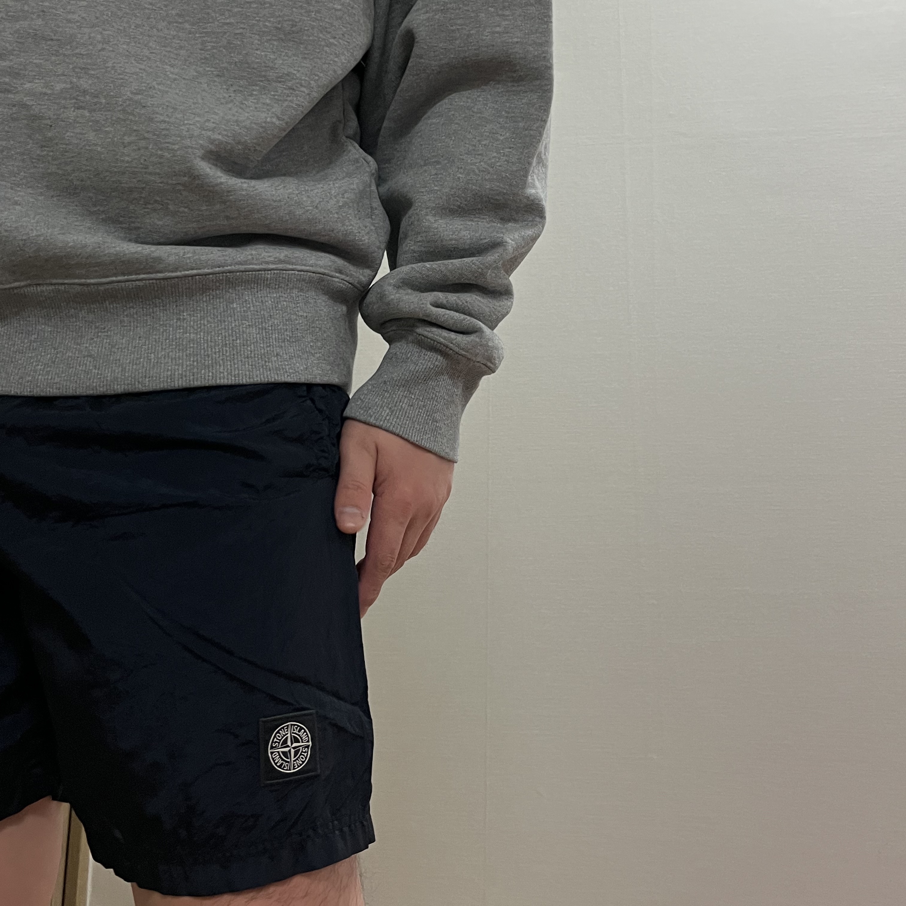 Stone Island B0943 Nylon Metal Swimming Trunk Navy Blue - 22SS 착용 스타일