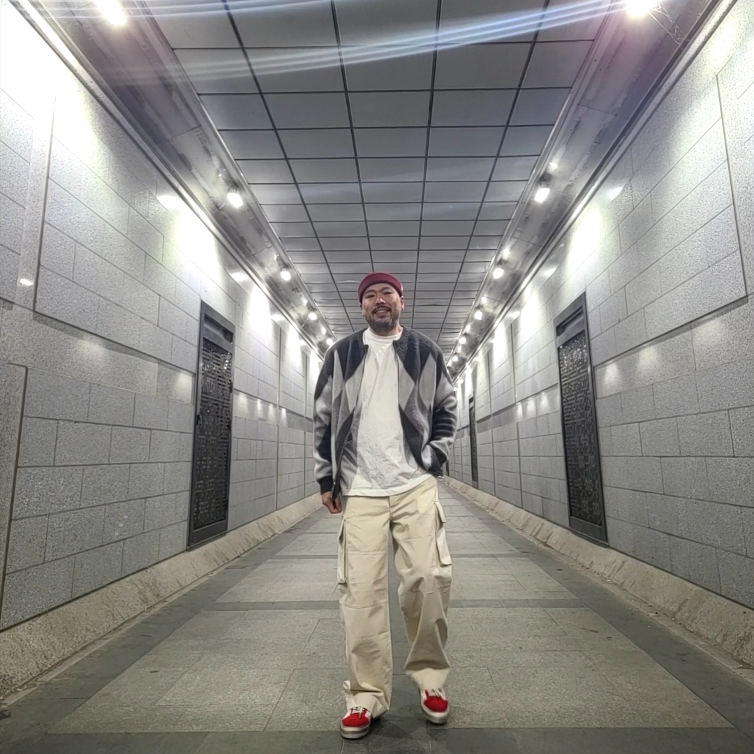 Vans Vault x Bianca Chandon Old Skool LX Stressed Red White 착용 스타일 - 3