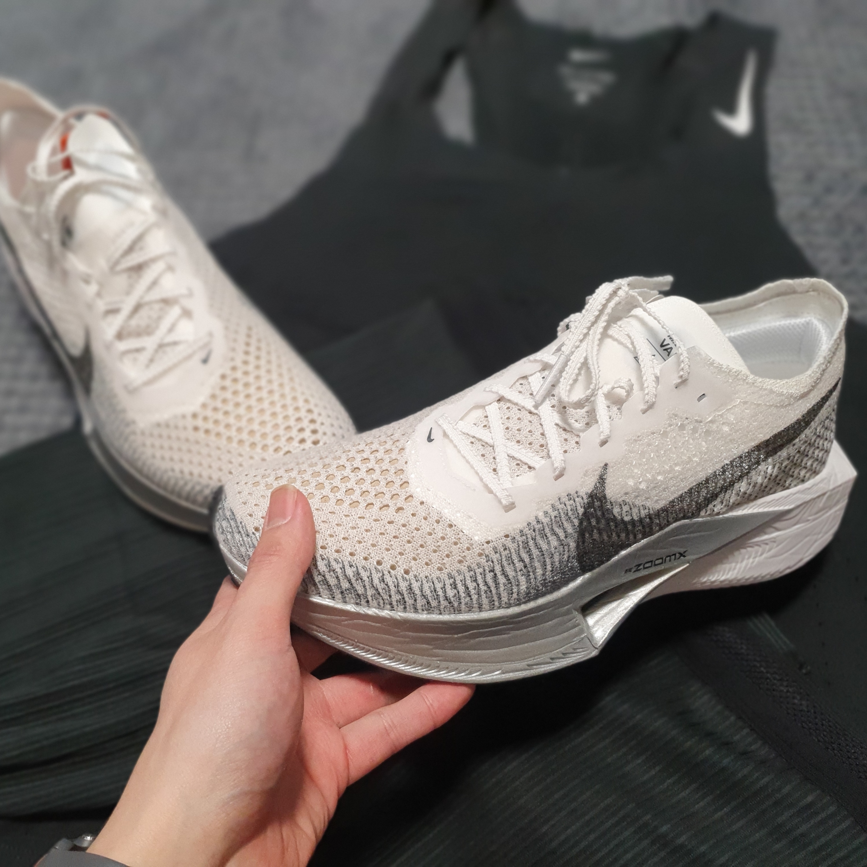 Nike ZoomX Vaporfly Next% 3 White Grey 착용 스타일