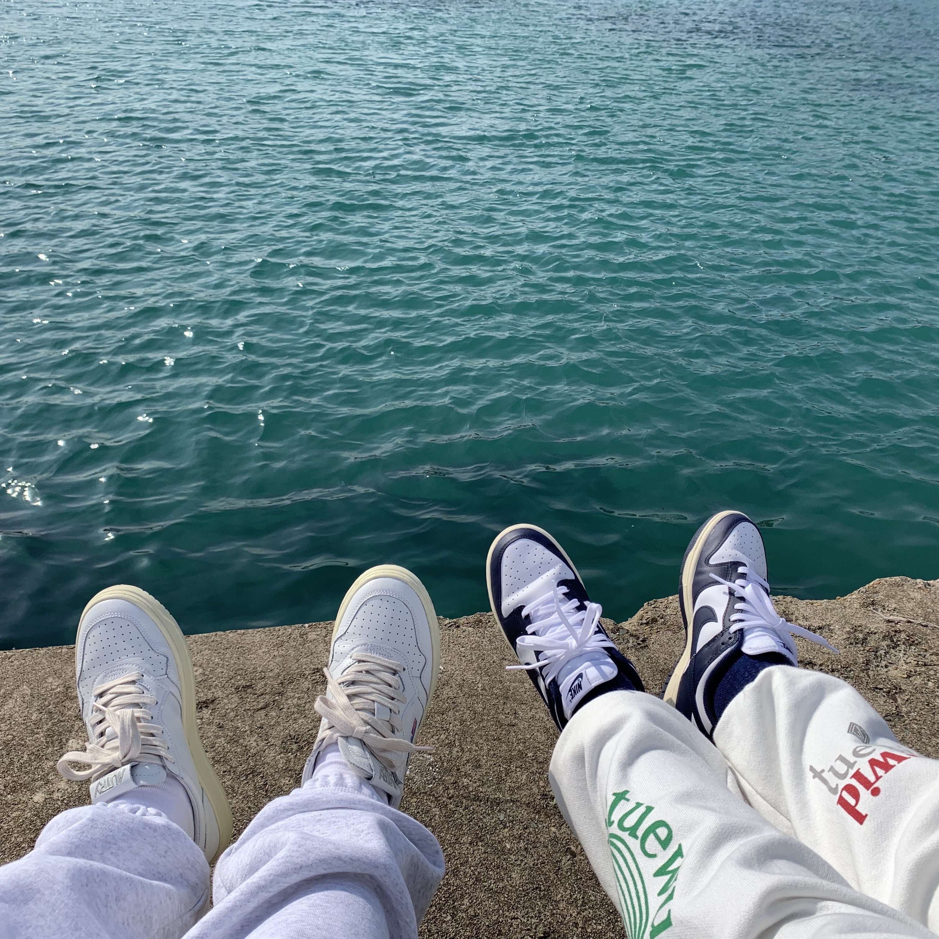 (W) Autry Medalist Low Leather Sneakers White 착용 스타일