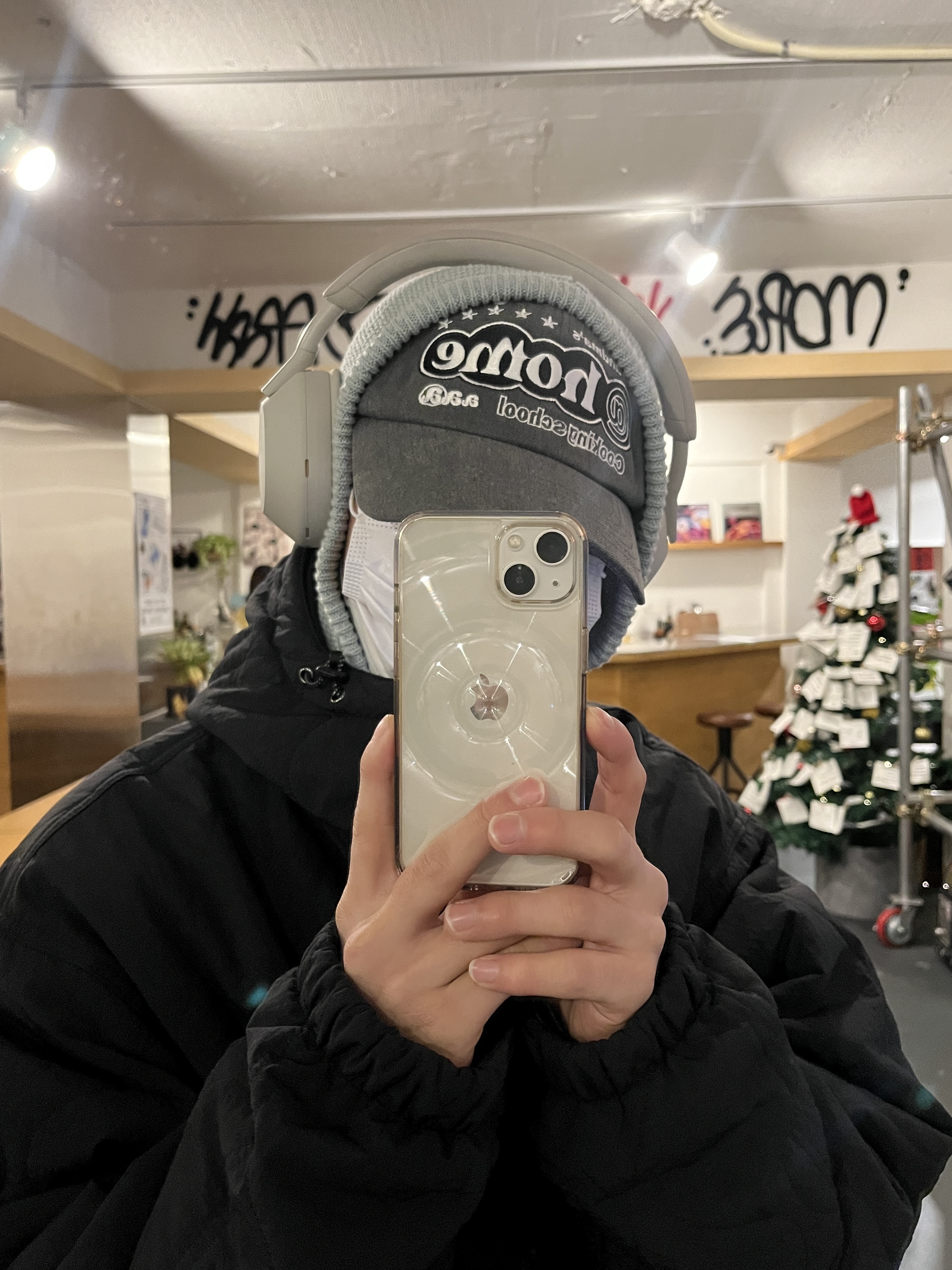 Sony WH-1000XM5 Silver (Korean Ver.) 착용 스타일 - 2