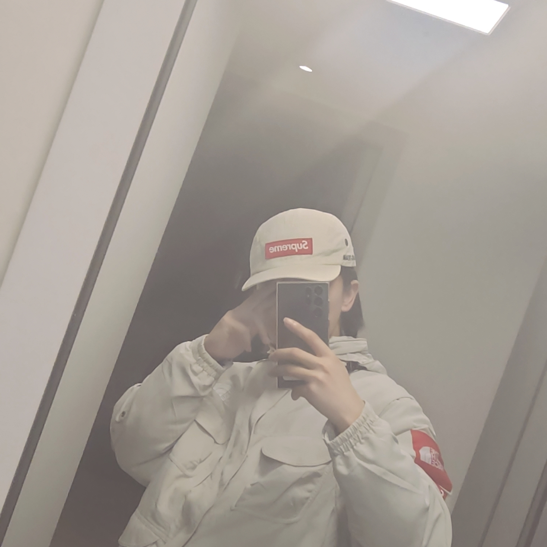 Supreme Military Camp Cap Stone - 22SS, Supreme x The North Face Trekking Zip-Off Belted Pants Stone - 22SS 착용 스타일 - 1