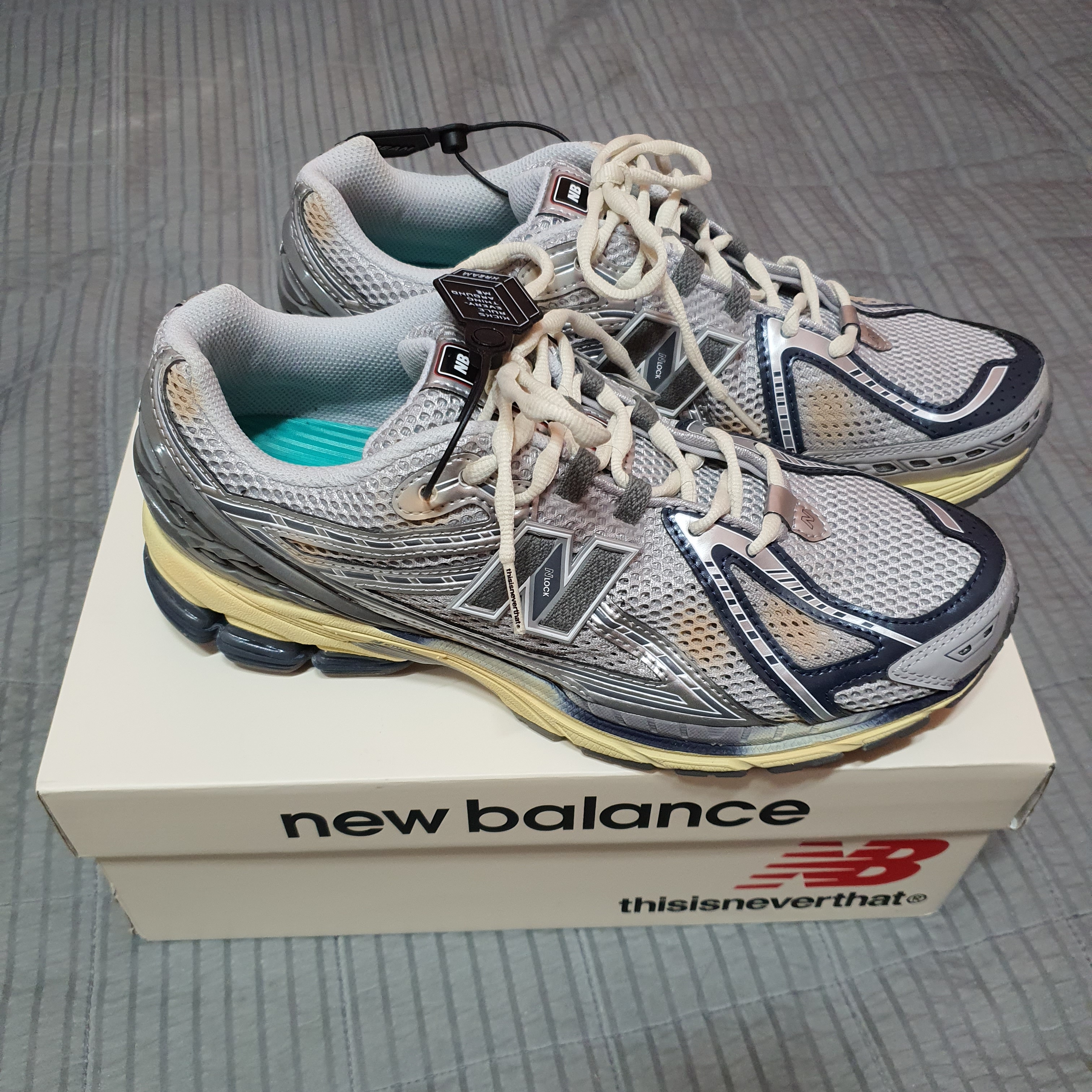 New Balance x Thisisneverthat 1906R 2022 Downtown Run 착용 스타일 - 1