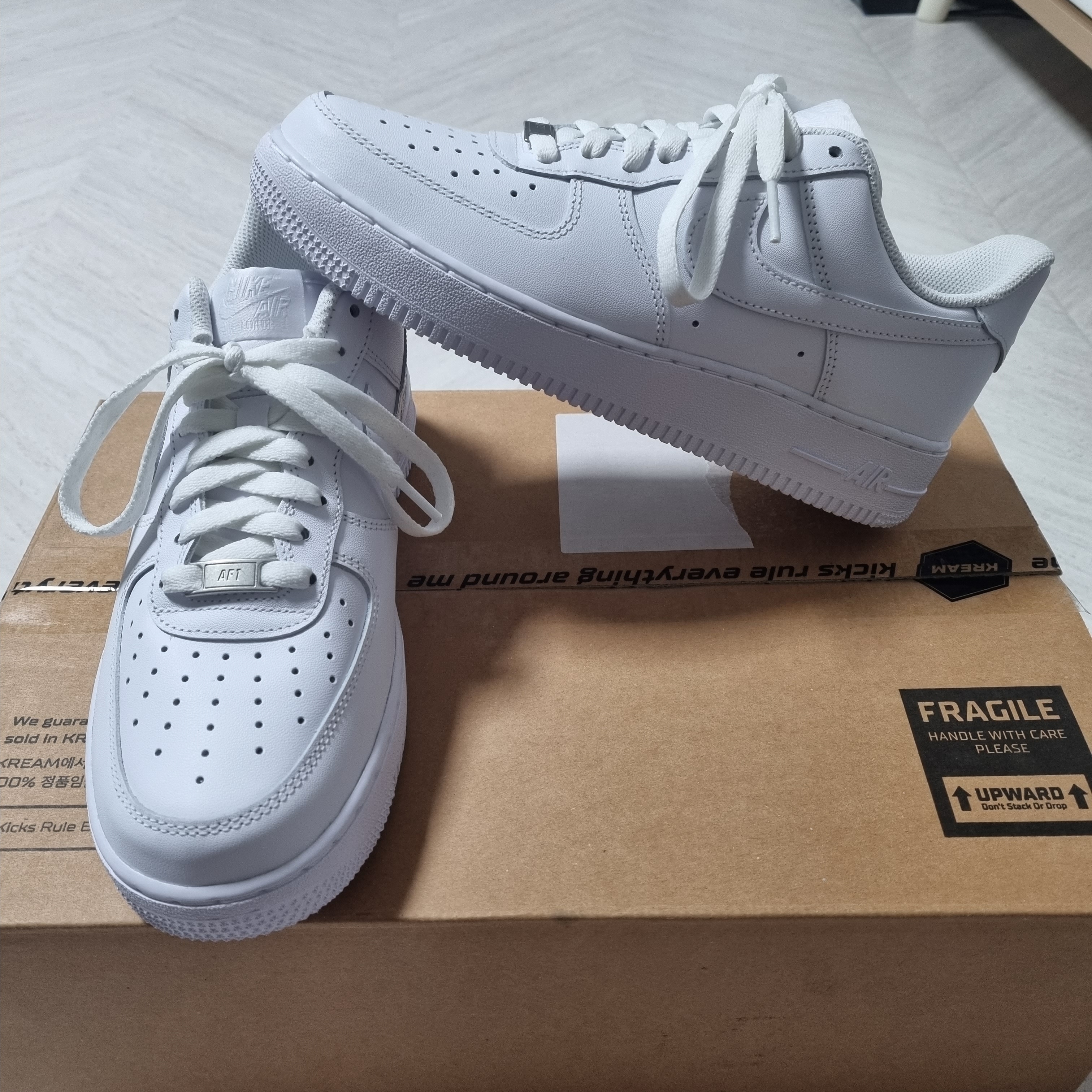 Nike Air Force 1 '07 Low White 착용 스타일