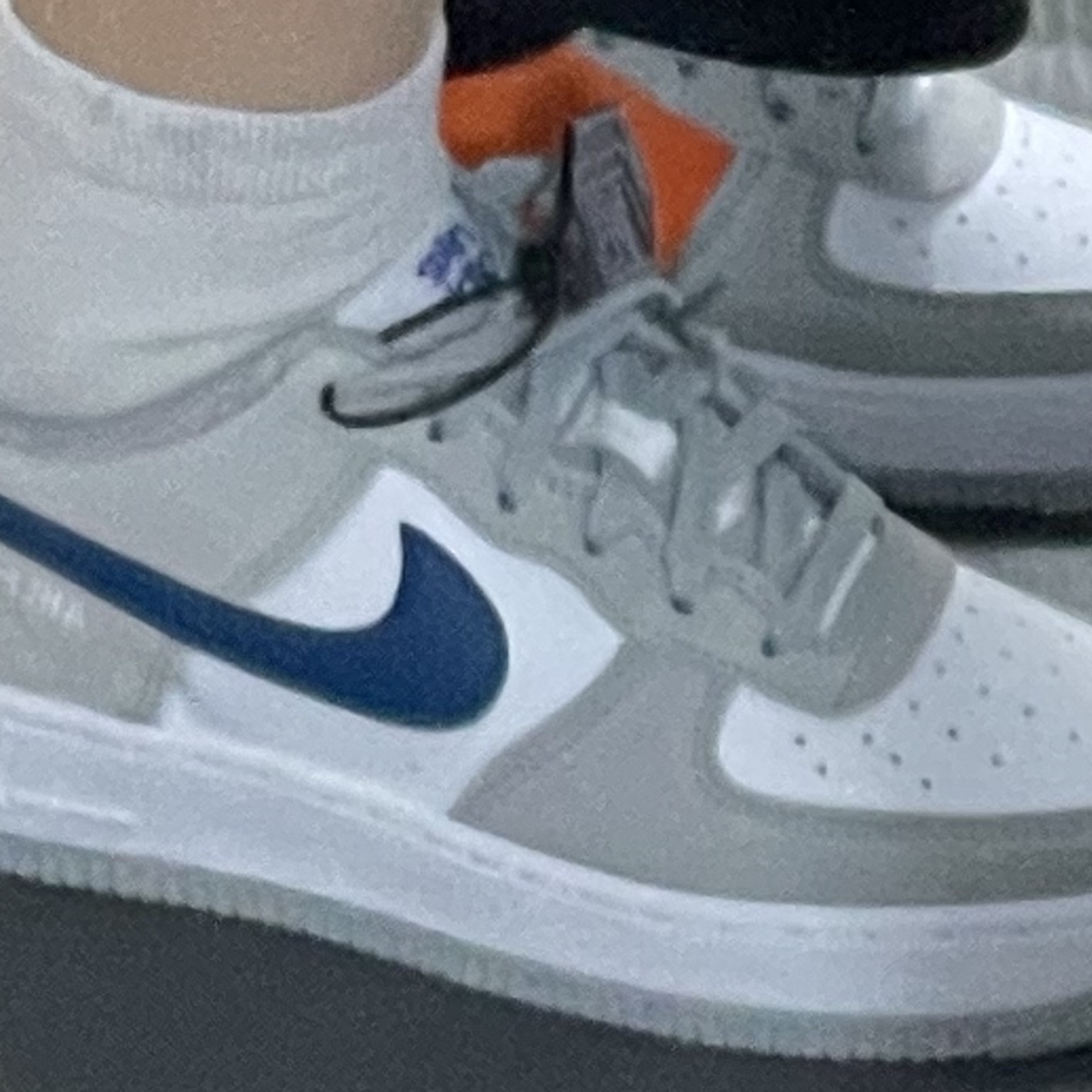 (GS) Nike Air Force 1 LV8 Athletic Club Light Smoke Grey Marina 착용 스타일