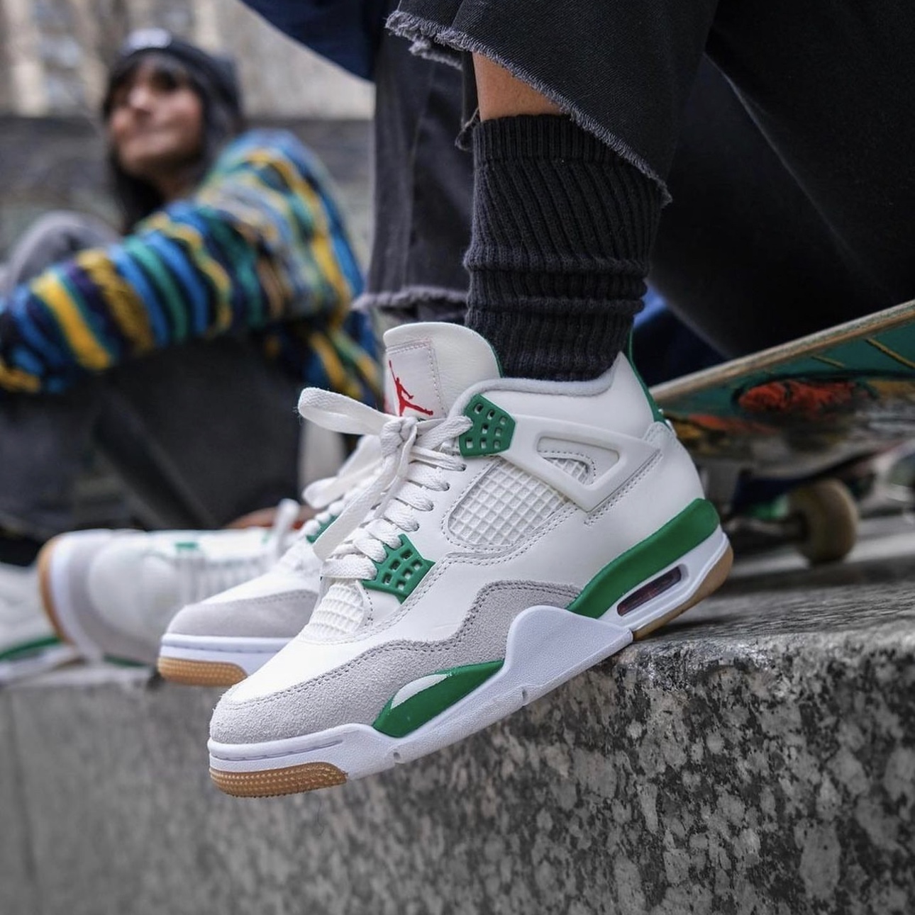 Jordan 4 x Nike SB Retro SP Pine Green 착용 스타일 - 2