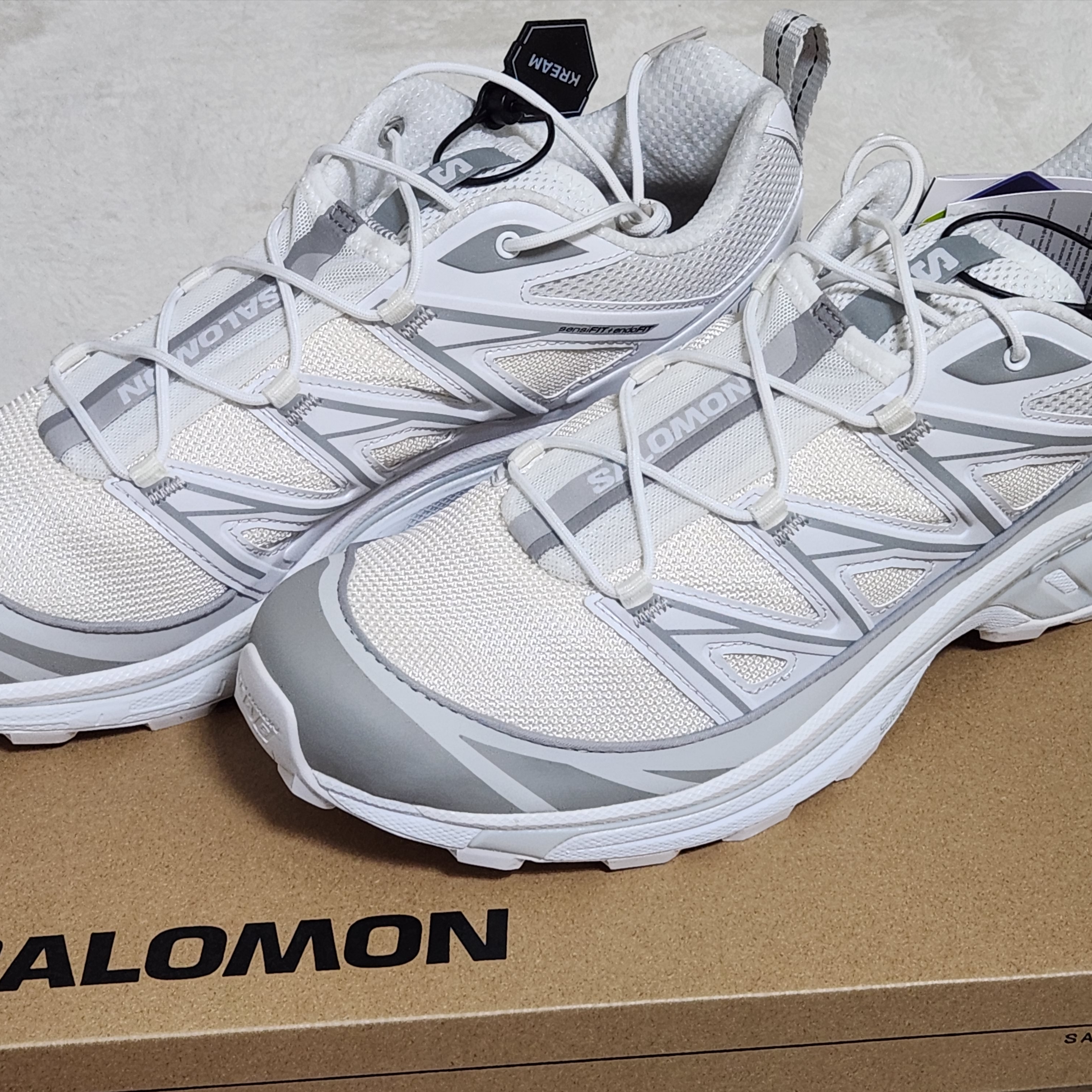 Salomon XT-6 Expanse Vanilla Ice White 착용 스타일